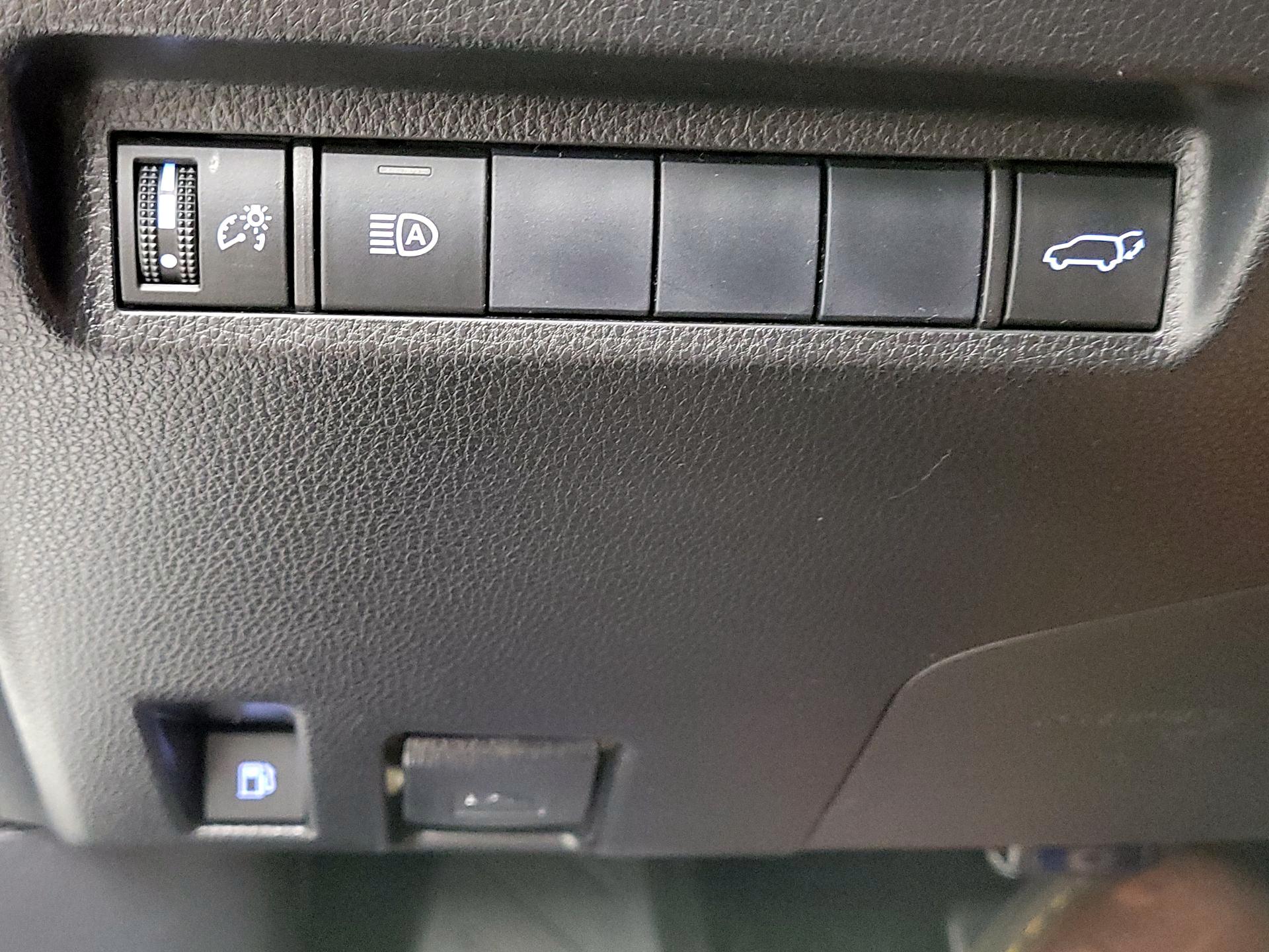 Thumbnail: 2019 Toyota RAV4 - 13