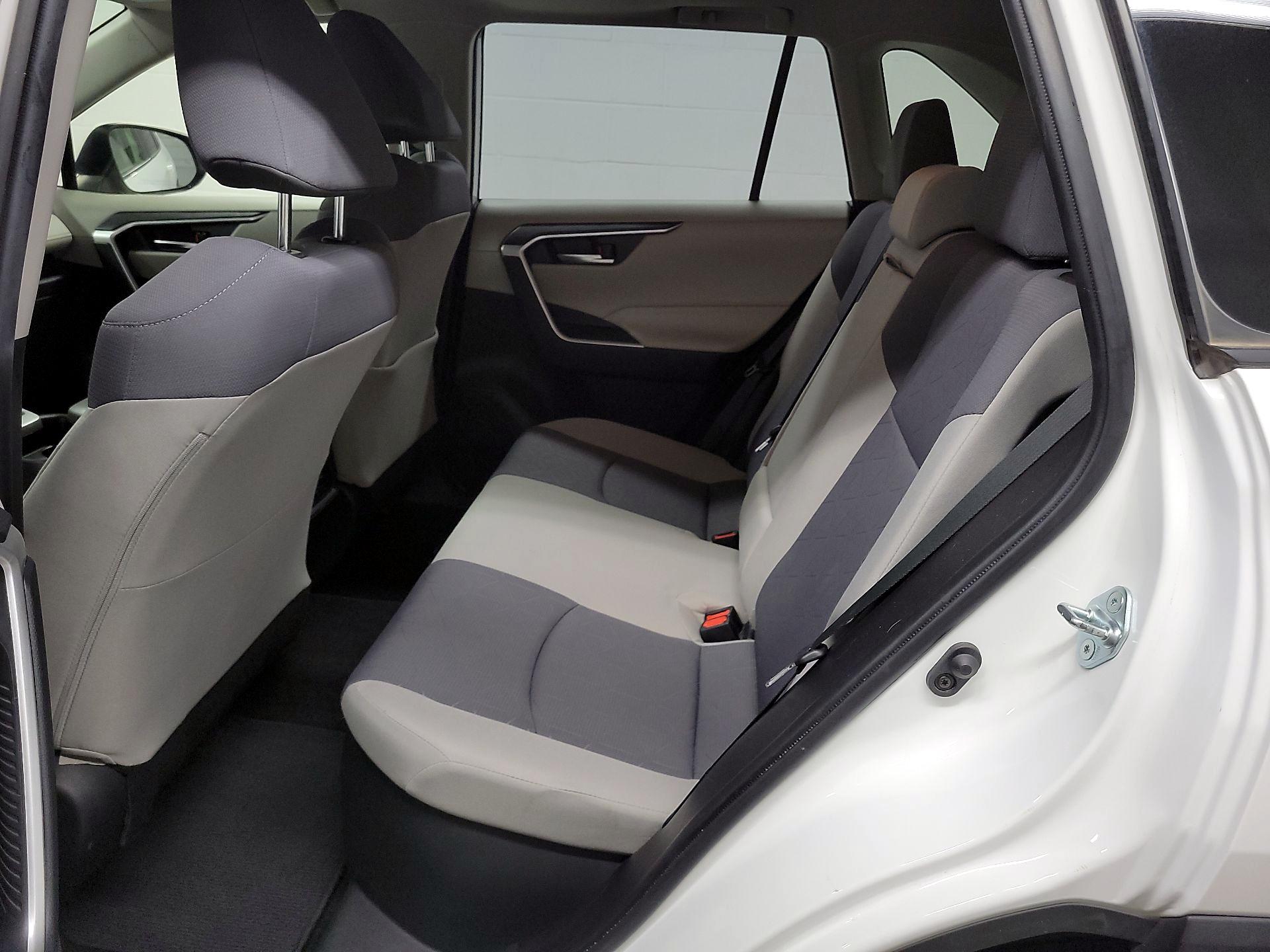 Thumbnail: 2019 Toyota RAV4 - 18