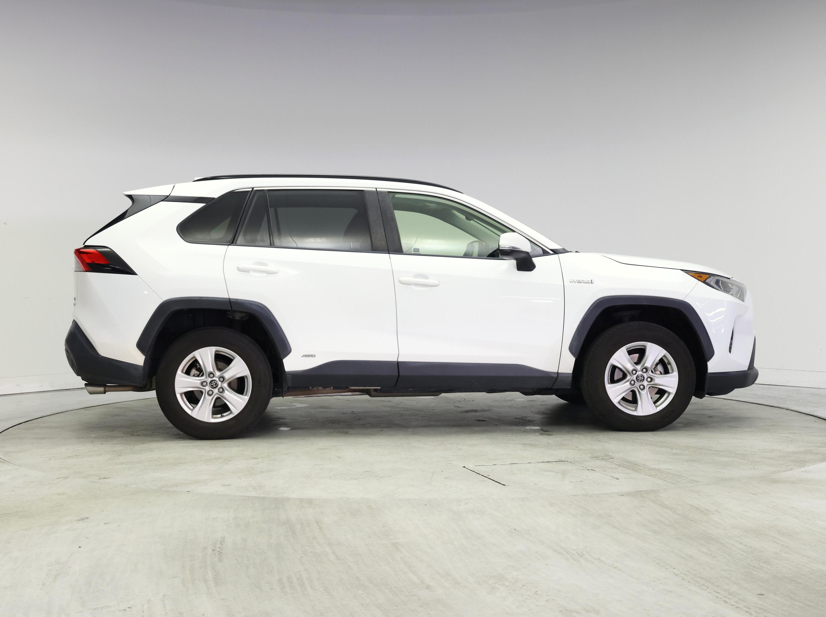 Thumbnail: 2019 Toyota RAV4 - 7