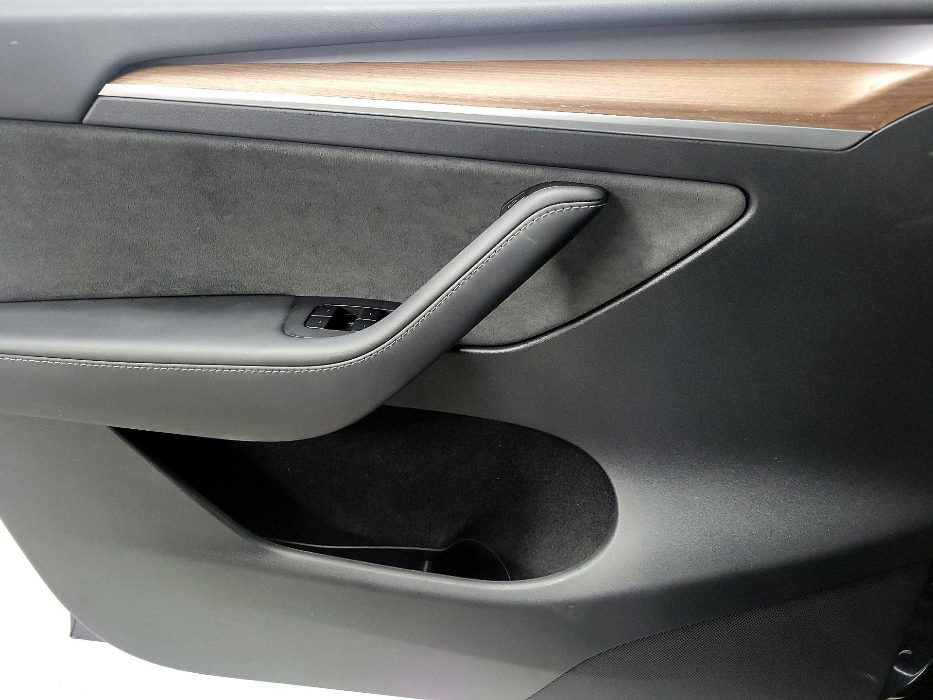Thumbnail: 2025 Tesla Model Y - 12