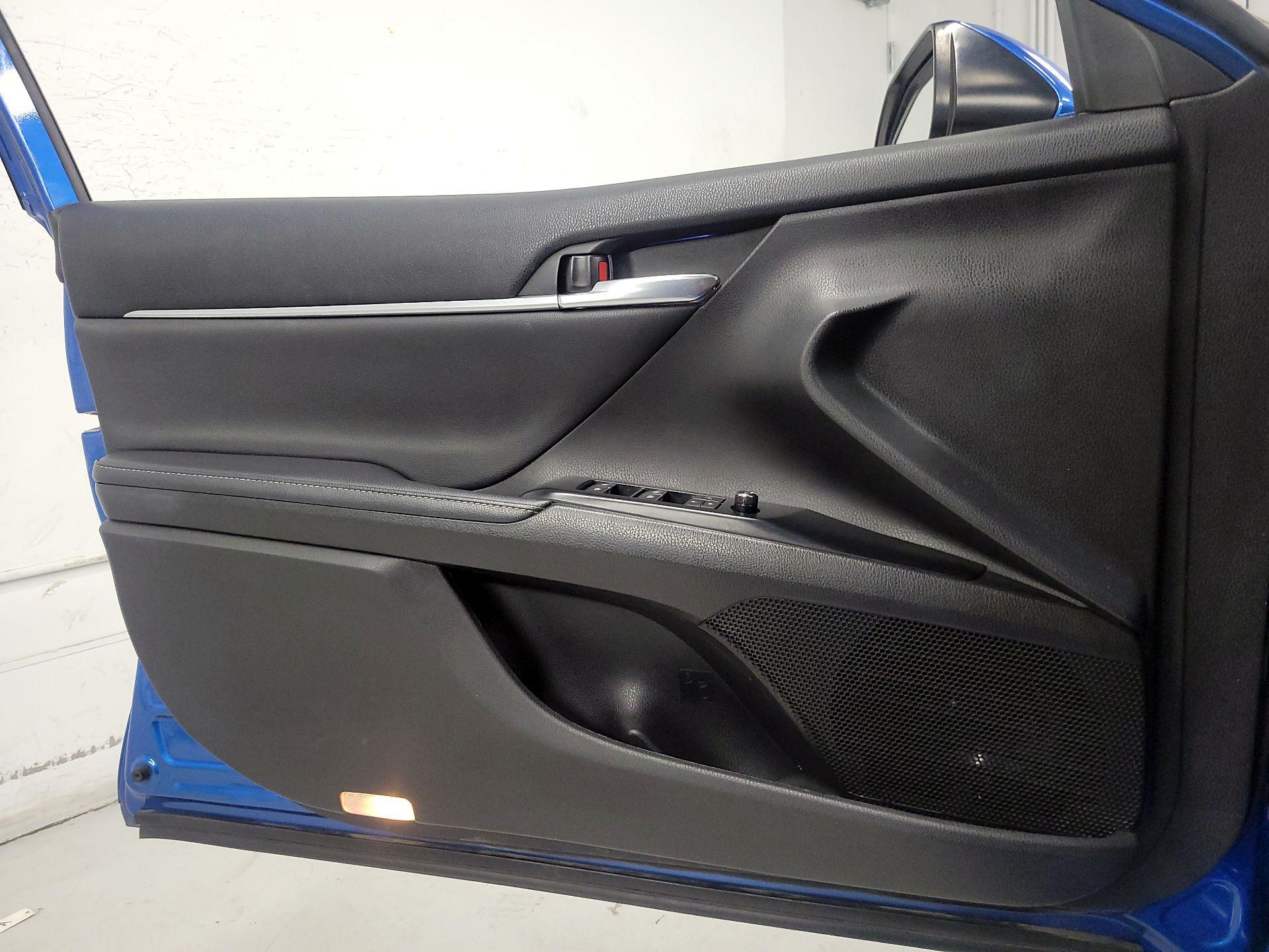 Thumbnail: 2020 Toyota Camry - 12