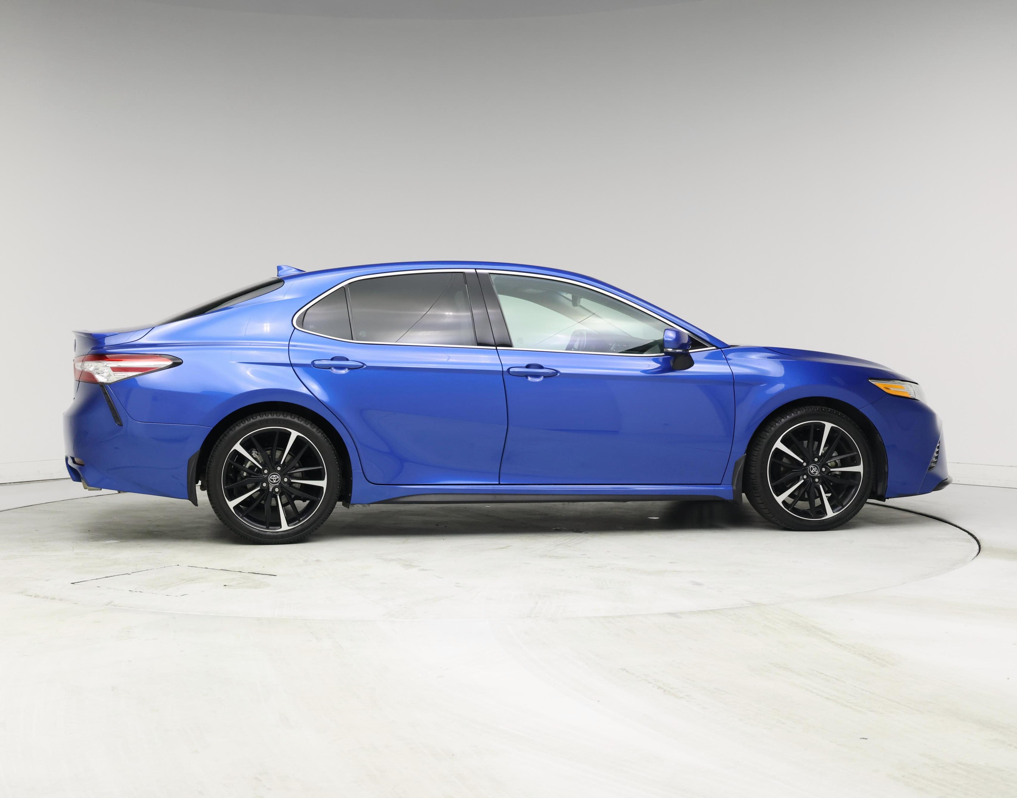 Thumbnail: 2020 Toyota Camry - 7