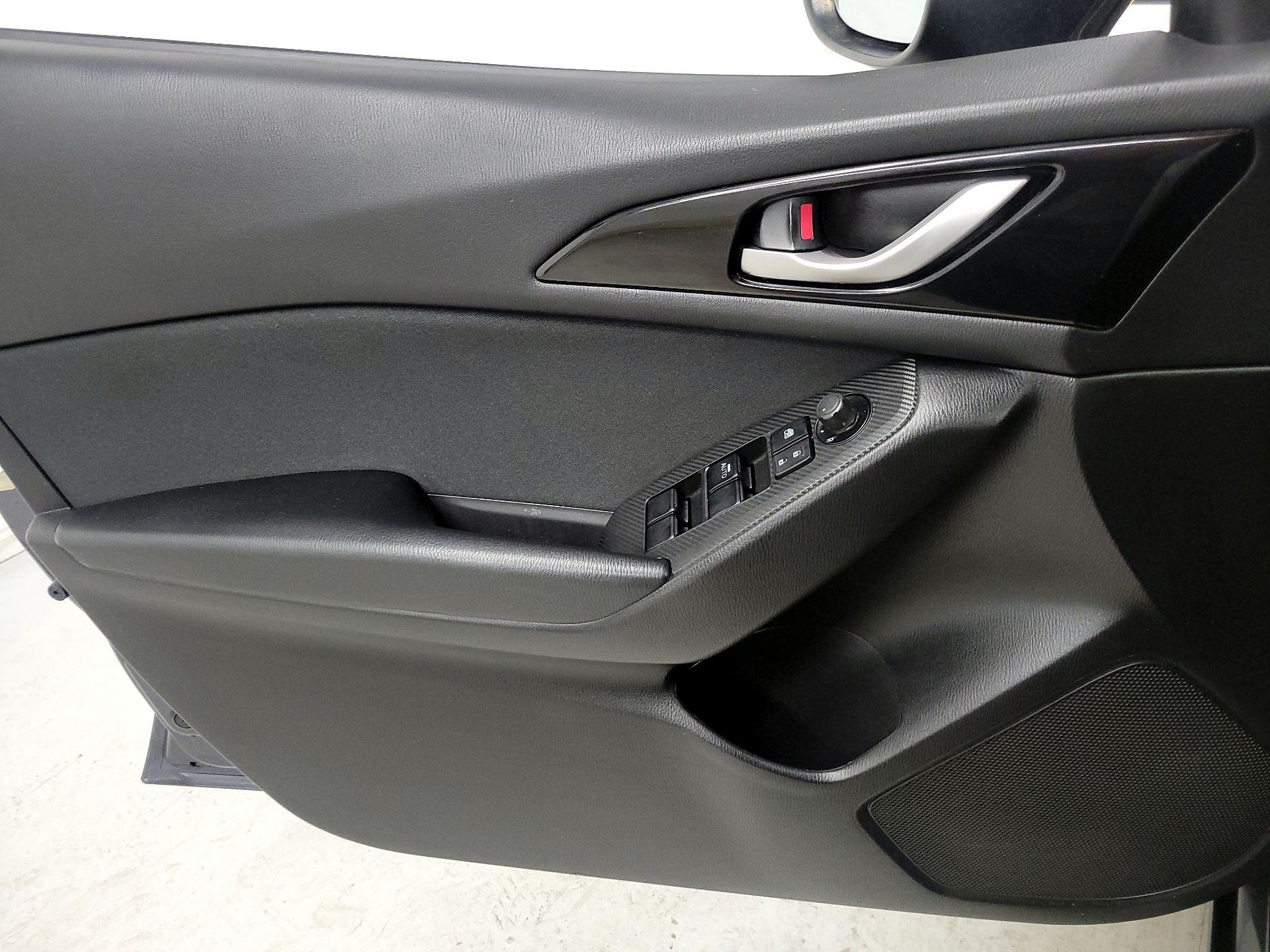 Thumbnail: 2016 Mazda Mazda3 - 12