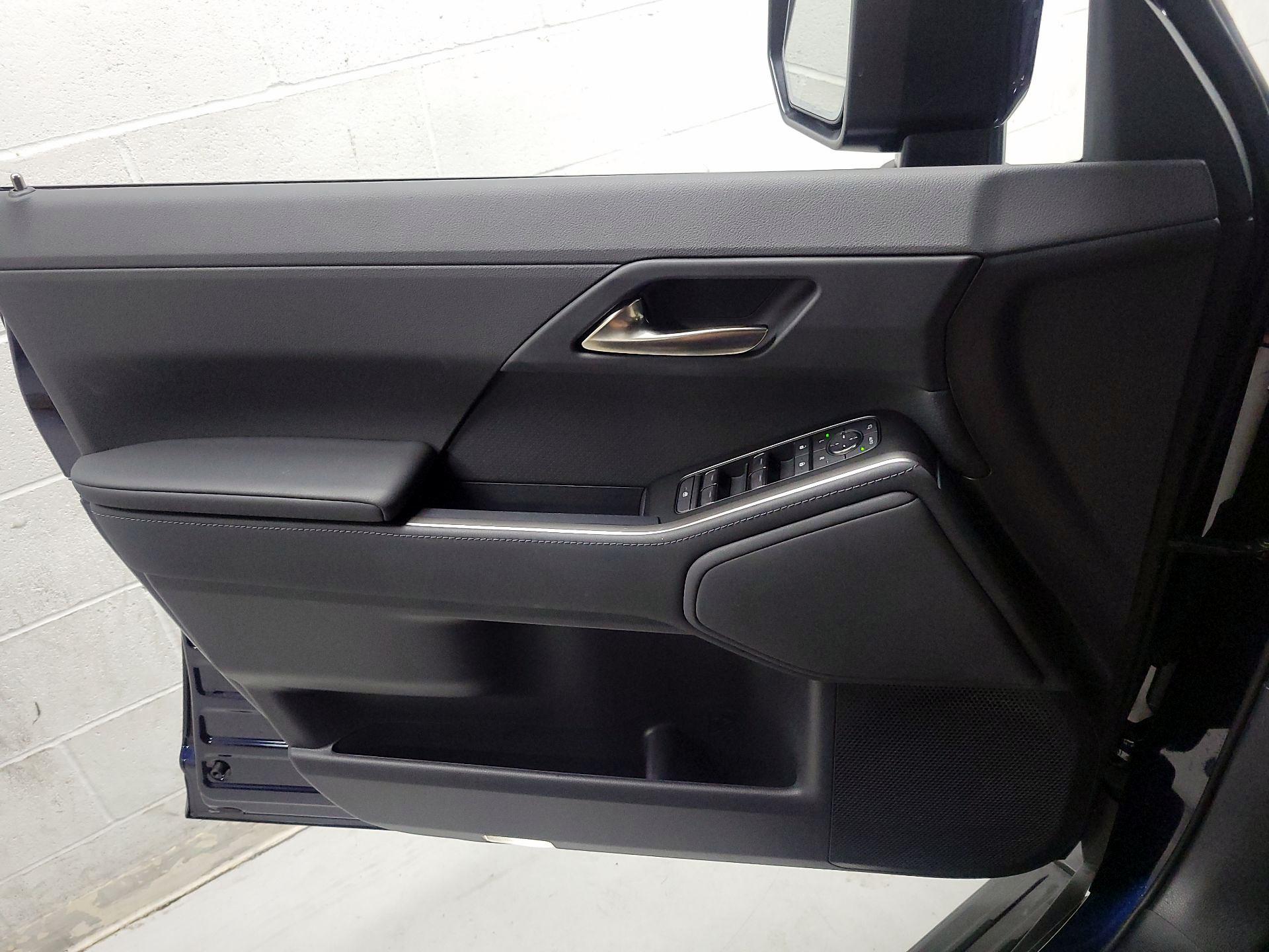 Thumbnail: 2024 Lexus GX - 12