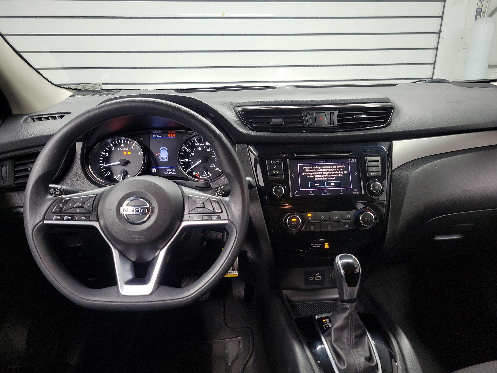Thumbnail: 2020 Nissan Rogue Sport - 9