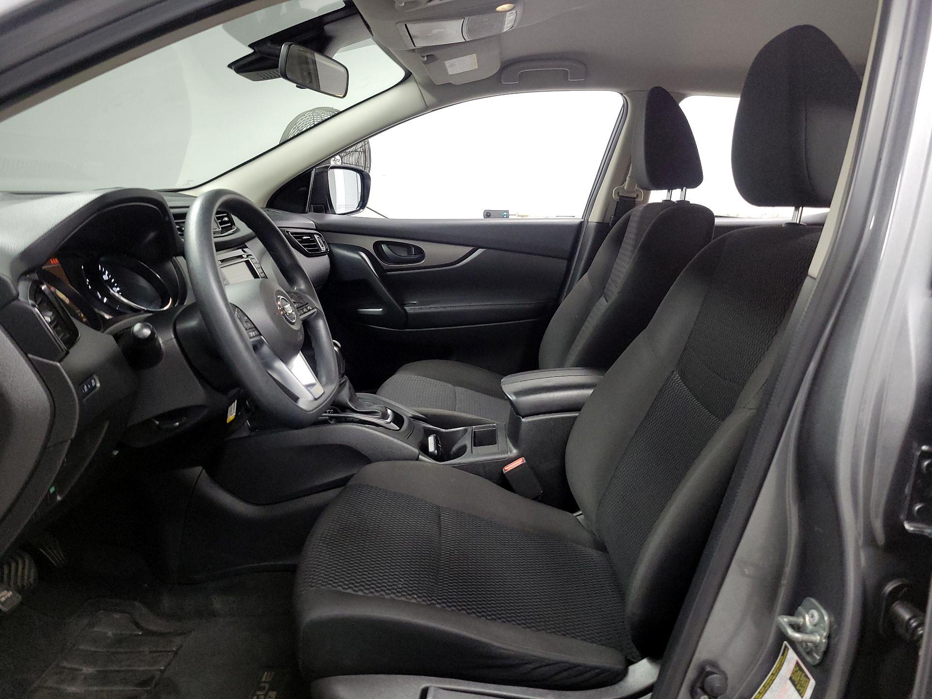 Thumbnail: 2020 Nissan Rogue Sport - 11