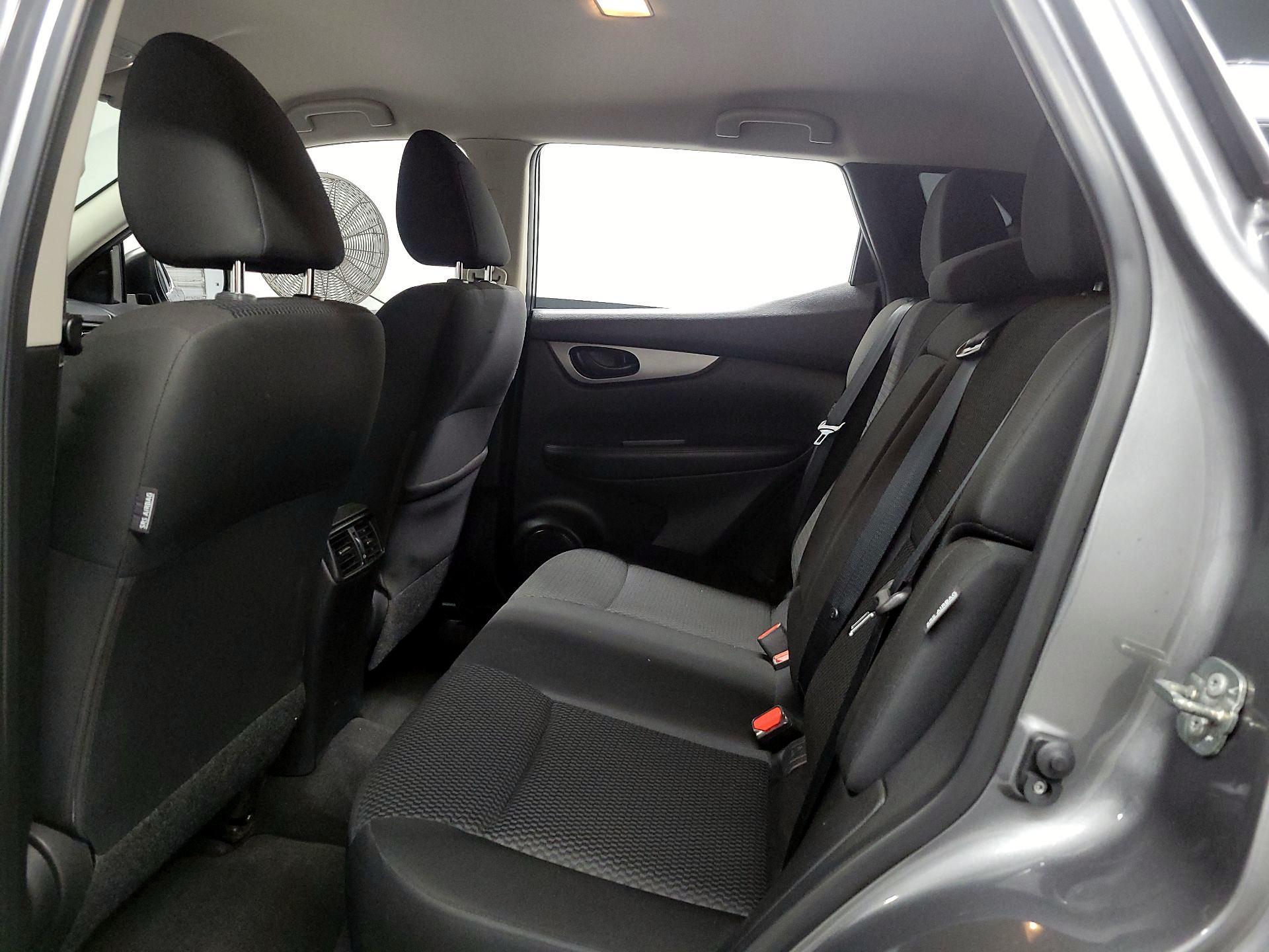 Thumbnail: 2020 Nissan Rogue Sport - 17