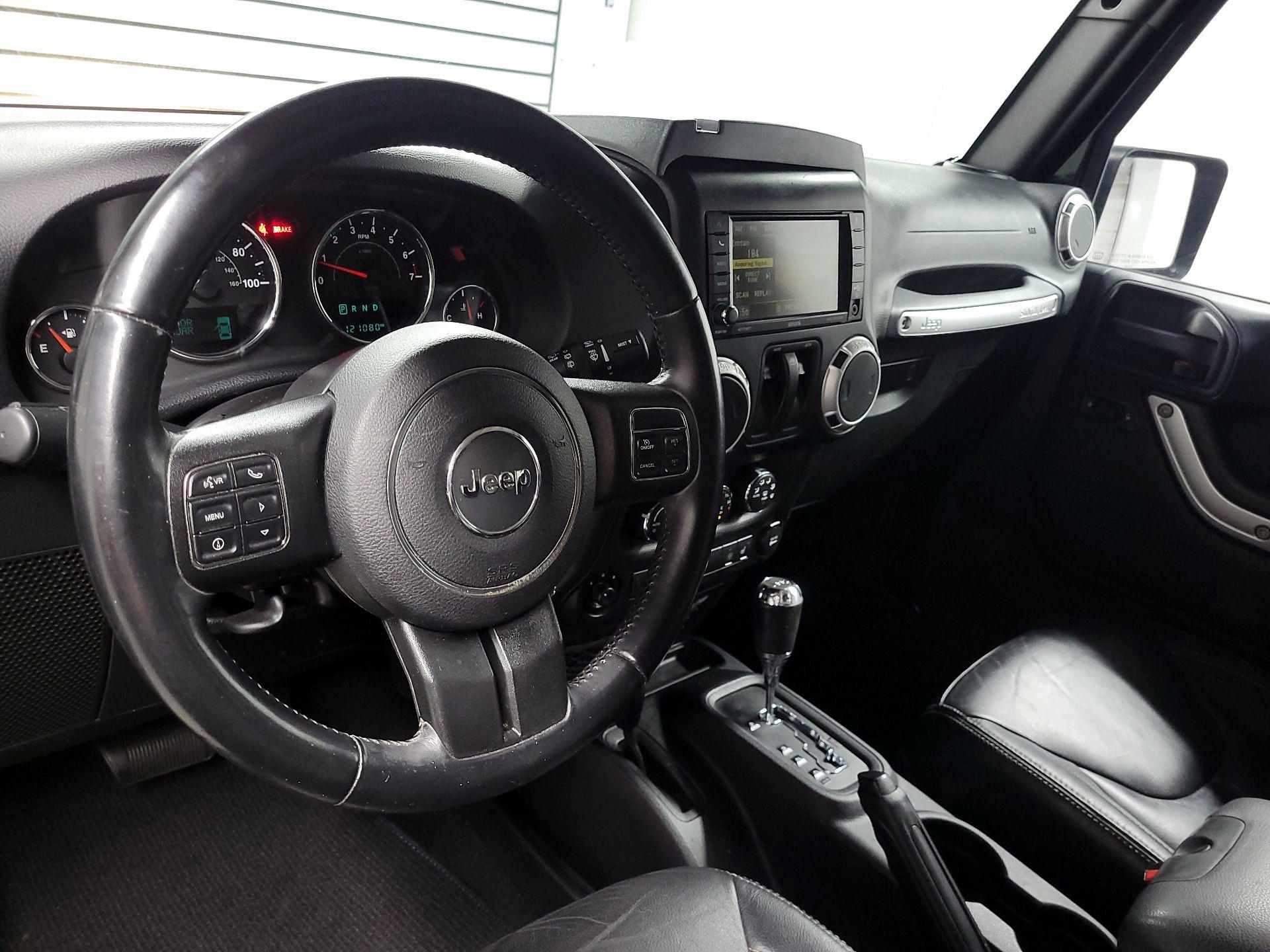 Thumbnail: 2015 Jeep Wrangler - 9