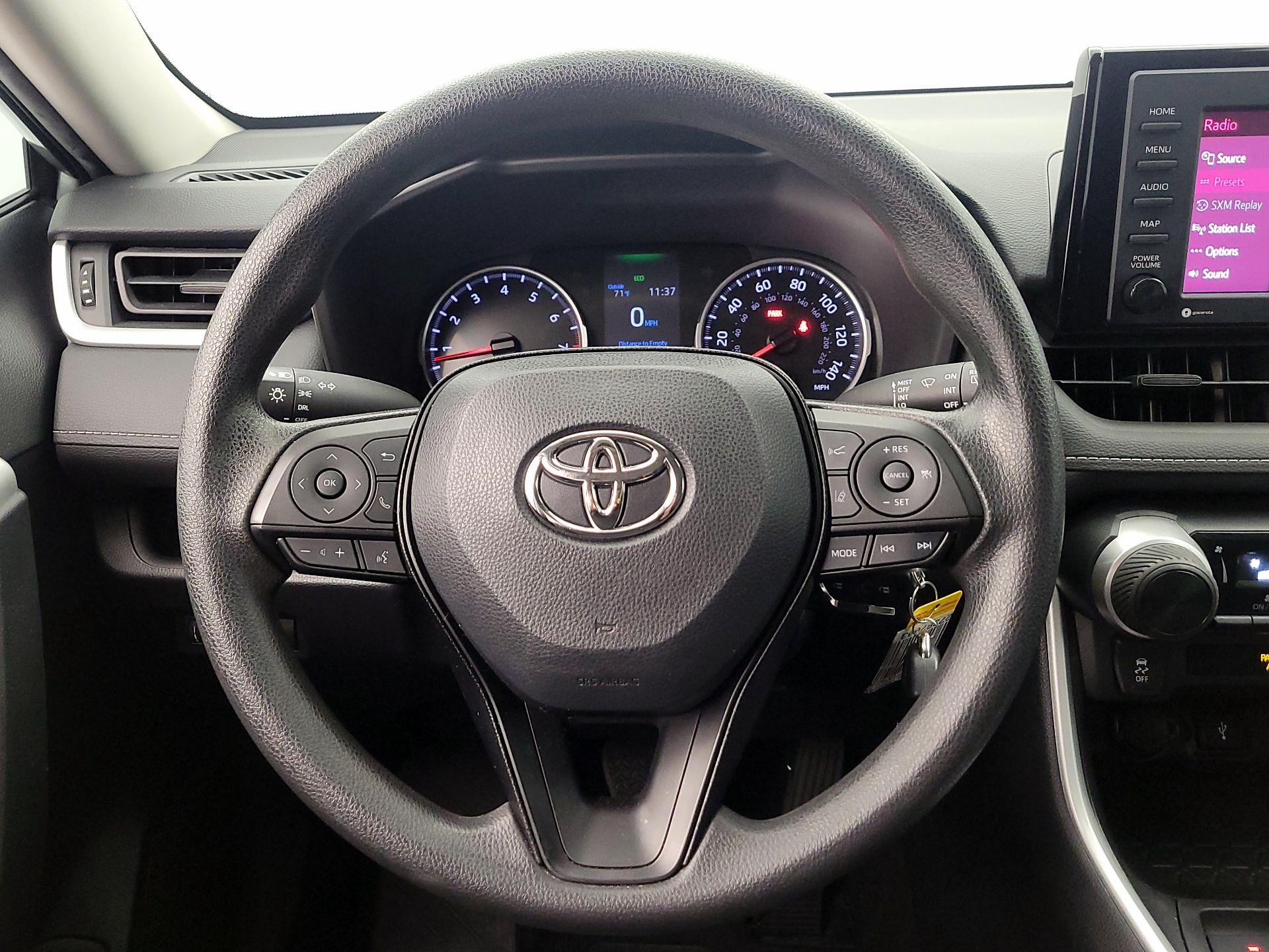 Thumbnail: 2022 Toyota RAV4 - 10