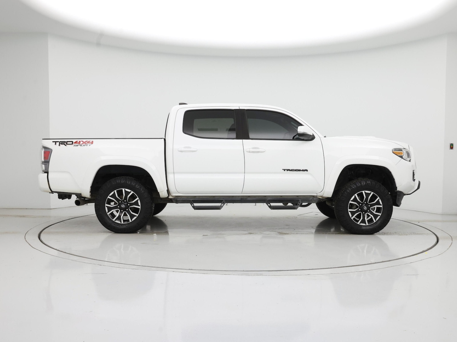 2020 Toyota Tacoma TRD Sport - Photo 8