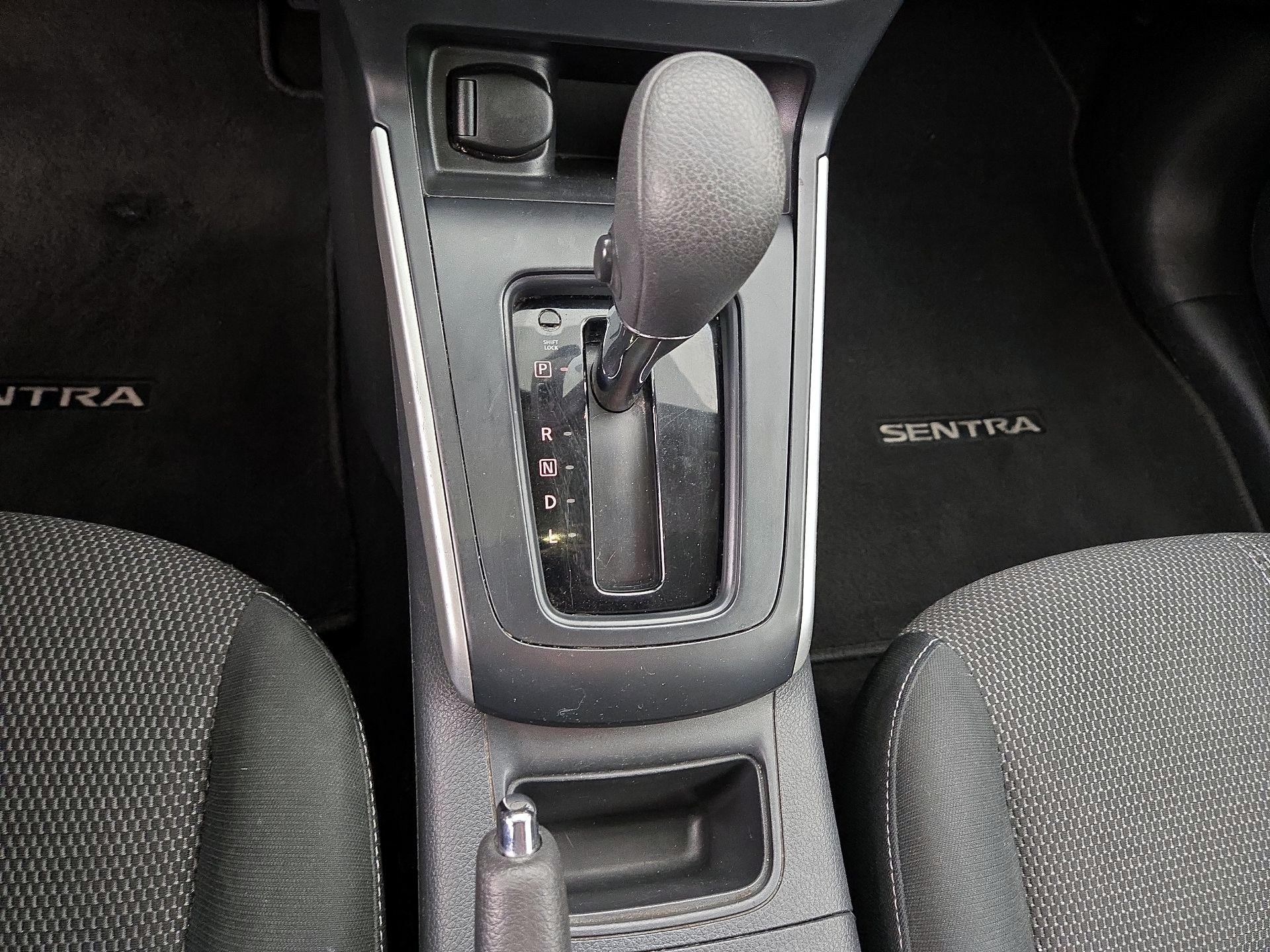 Thumbnail: 2018 Nissan Sentra - 17