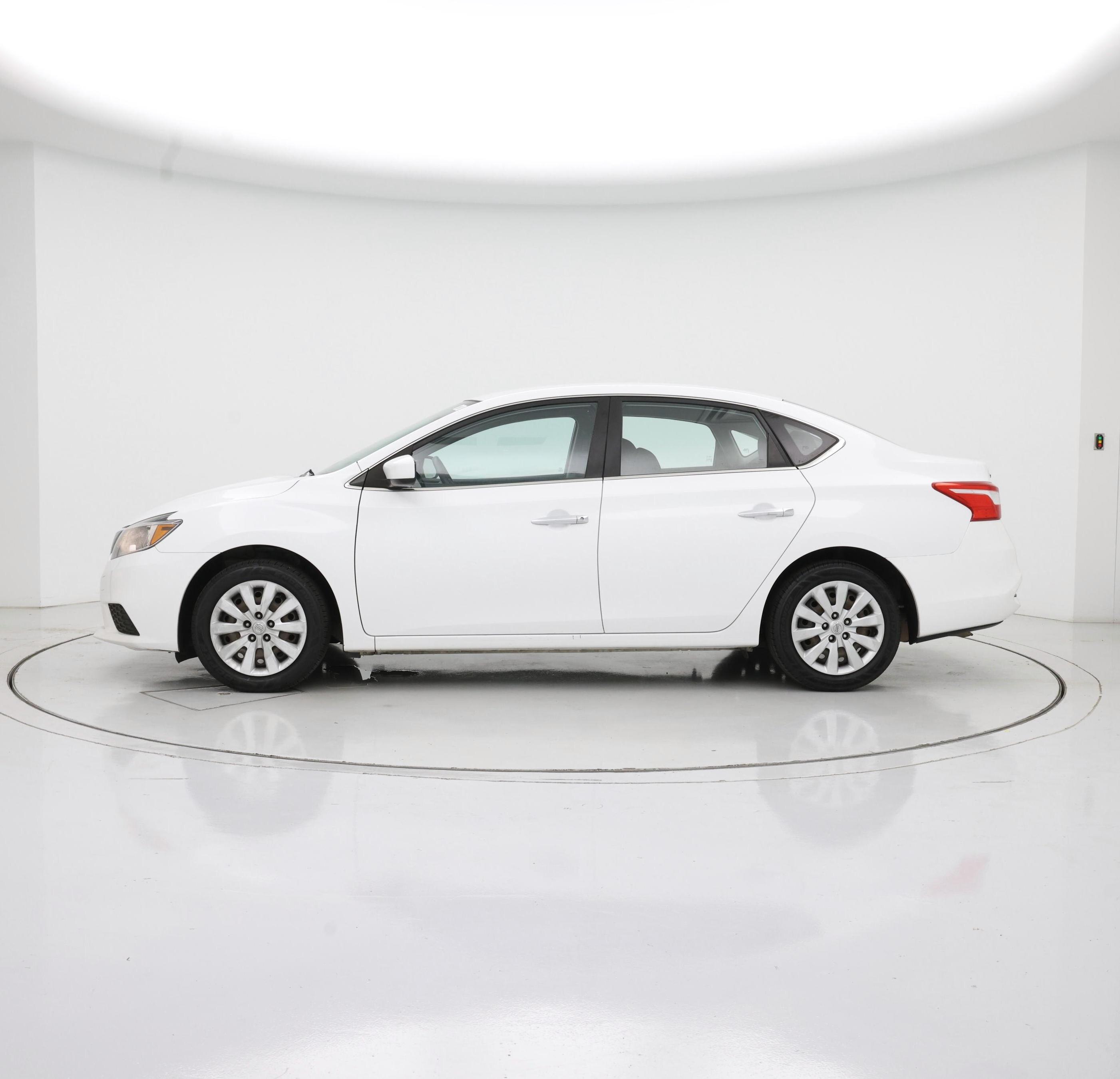 Thumbnail: 2018 Nissan Sentra - 3