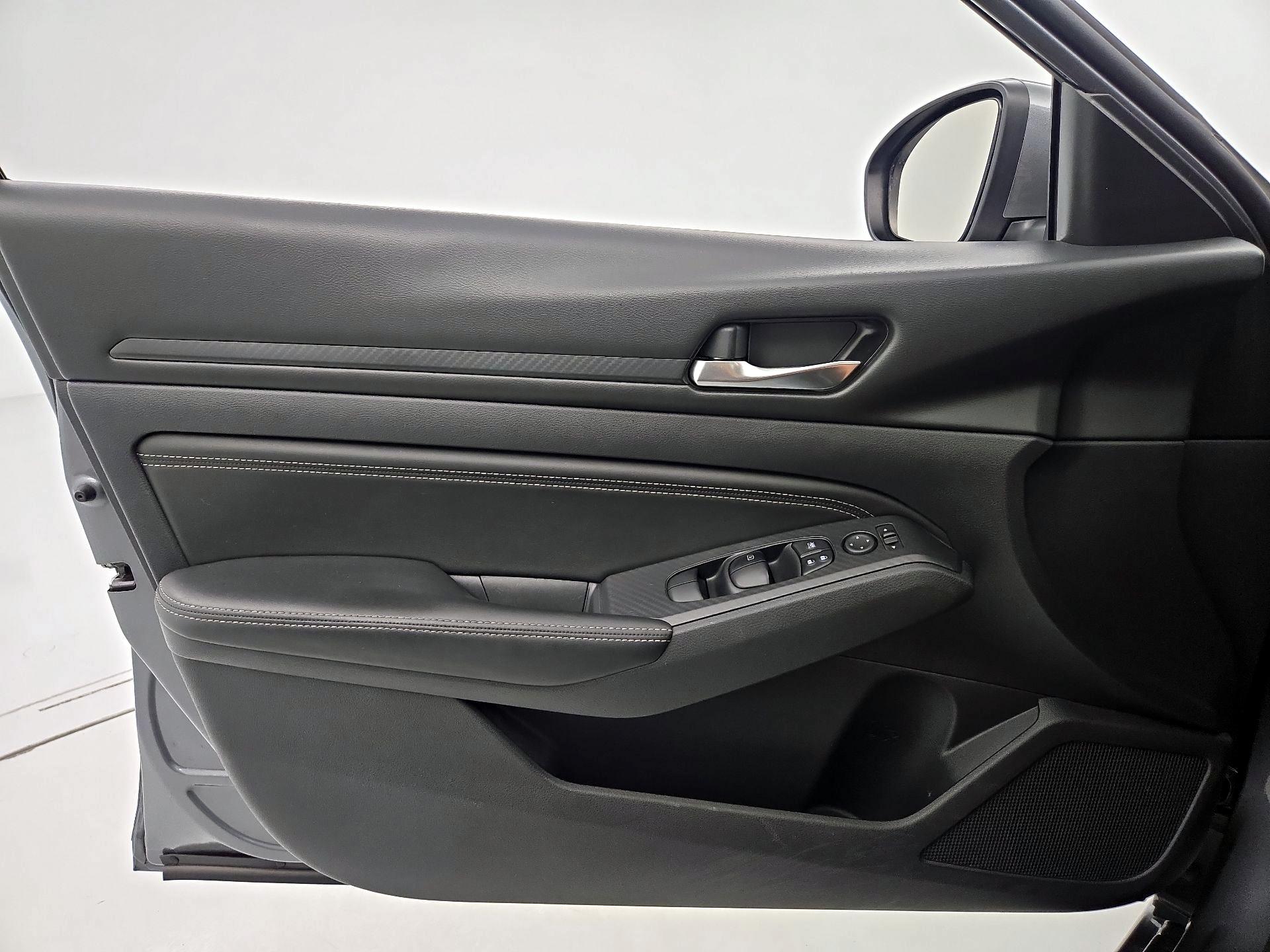 Thumbnail: 2019 Nissan Altima - 12