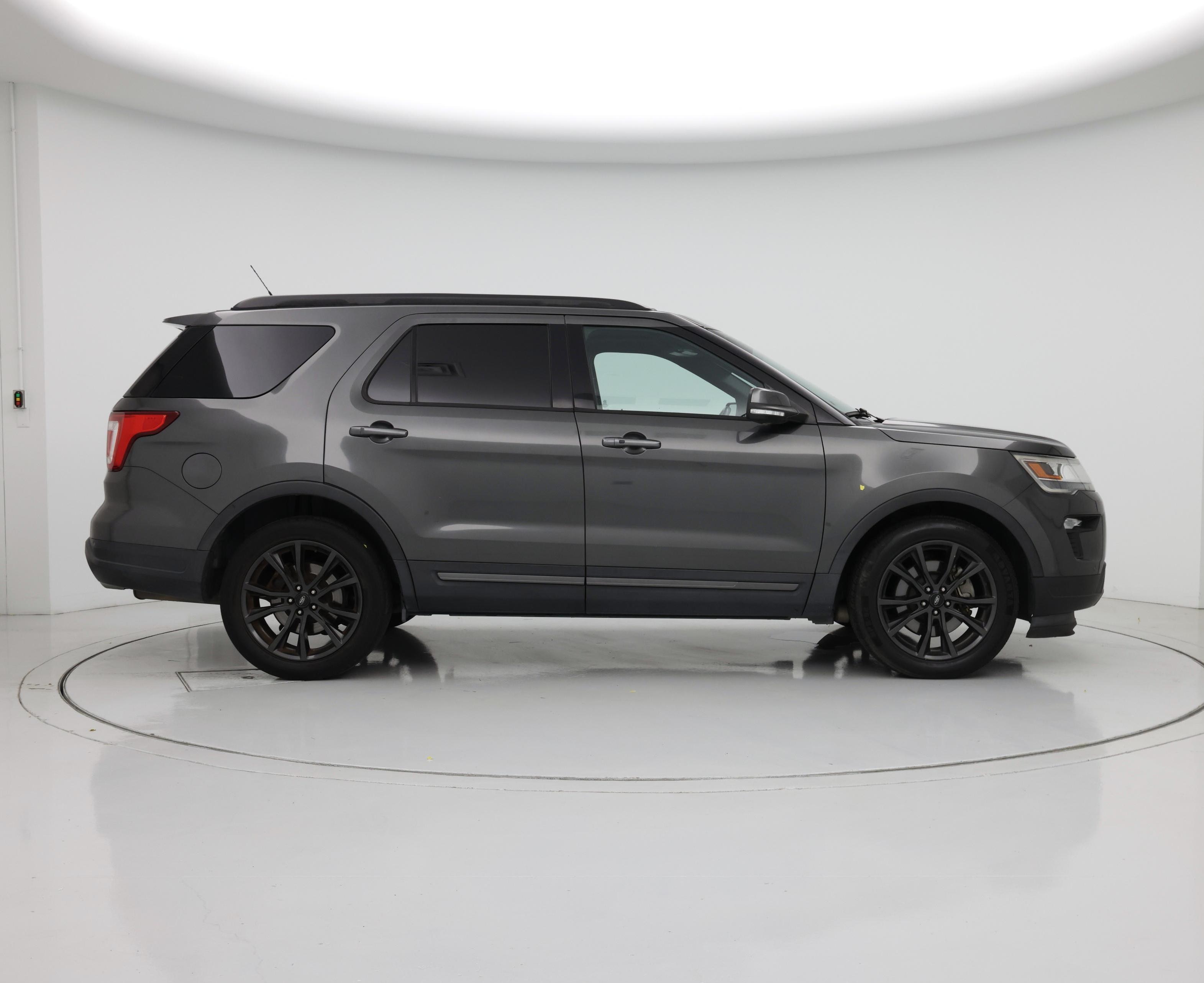 Thumbnail: 2018 Ford Explorer - 7