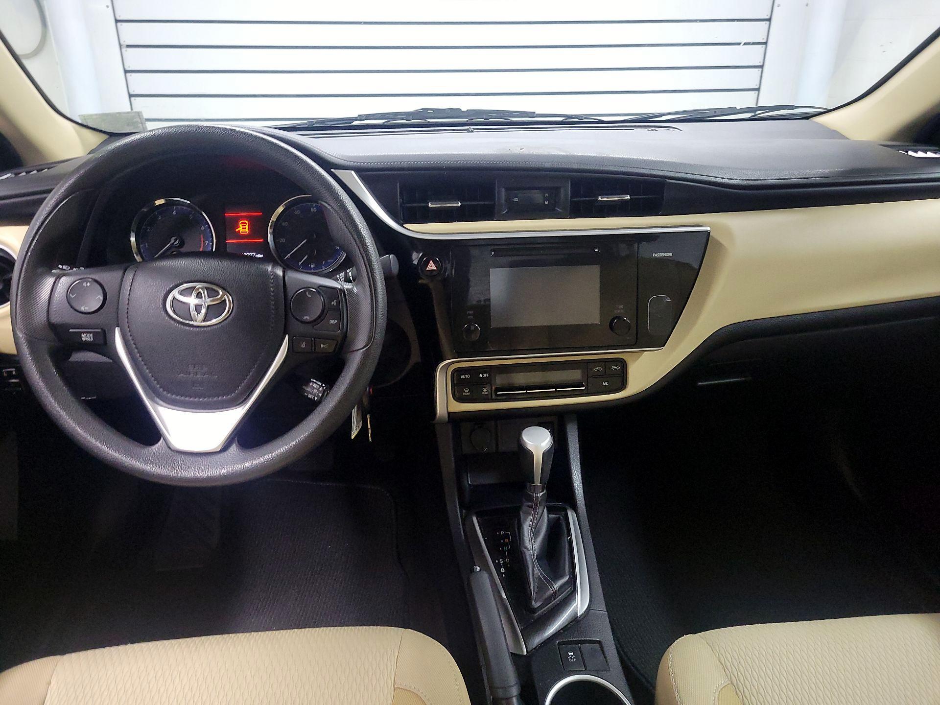 Thumbnail: 2017 Toyota Corolla - 9