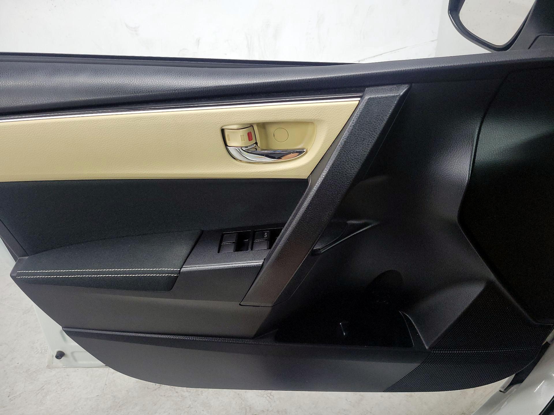 Thumbnail: 2017 Toyota Corolla - 12