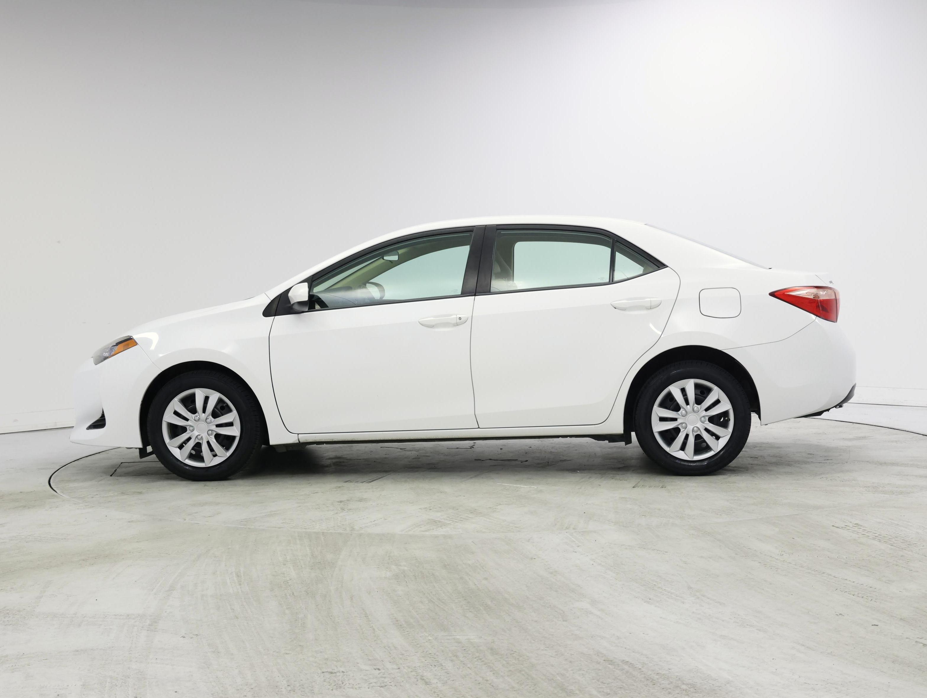 Thumbnail: 2017 Toyota Corolla - 3
