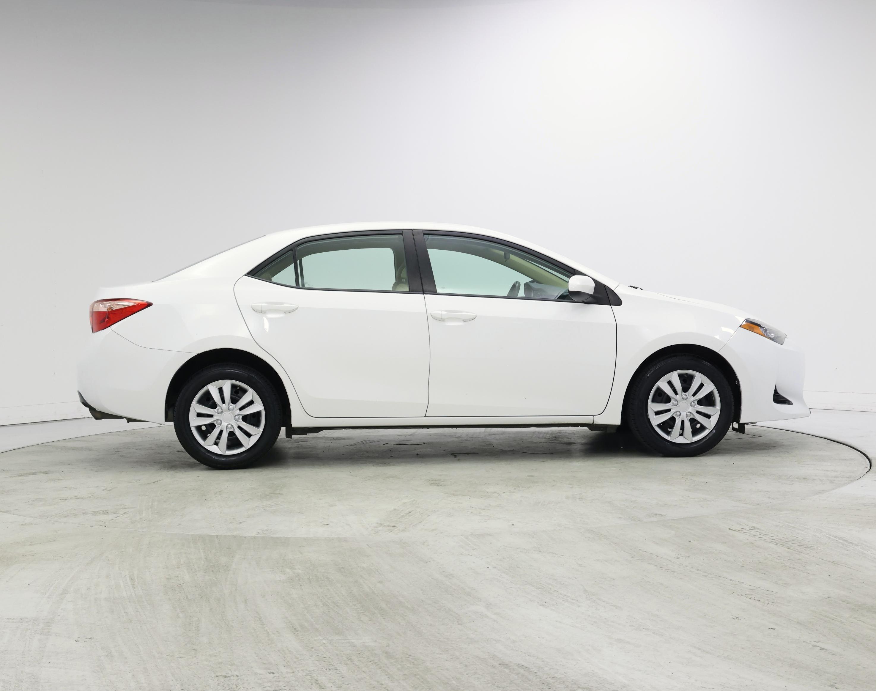 Thumbnail: 2017 Toyota Corolla - 7