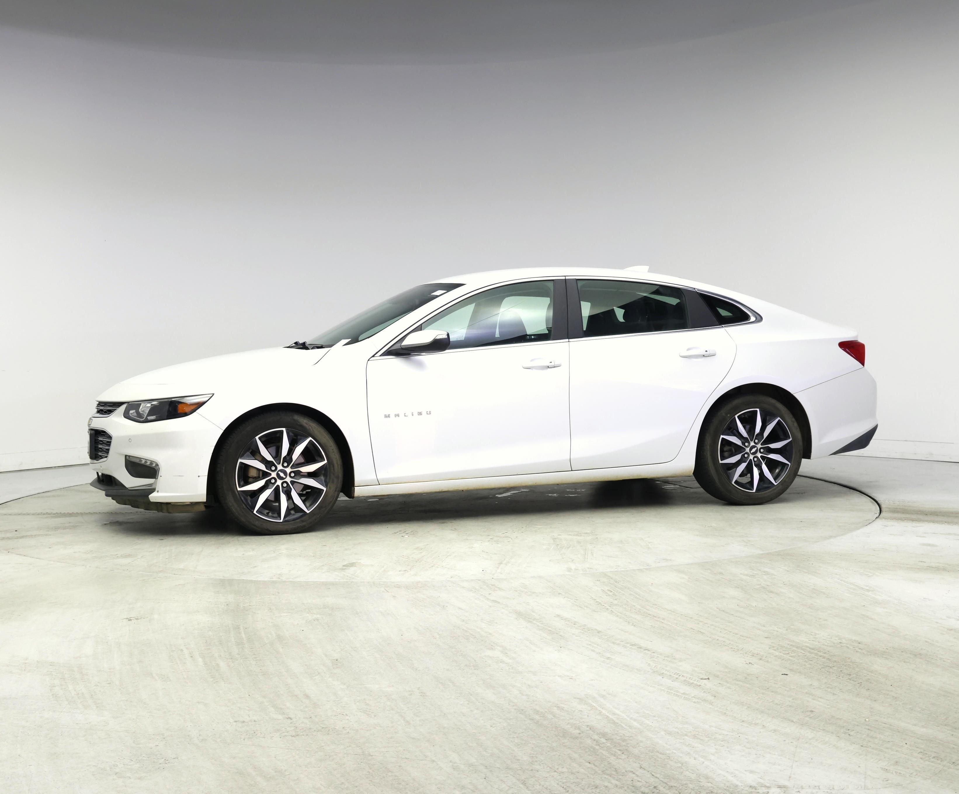 Thumbnail: 2017 Chevrolet Malibu - 3