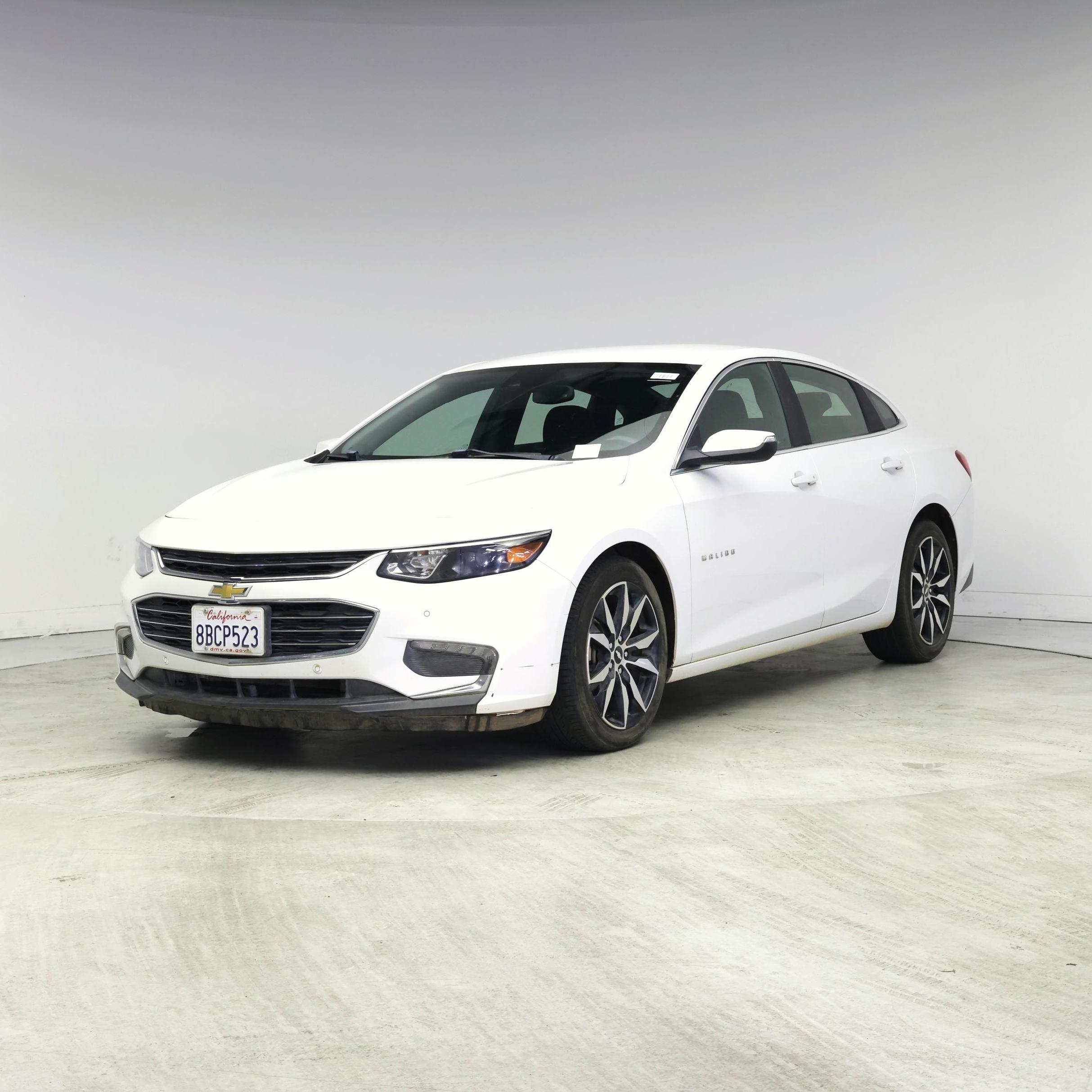 Thumbnail: 2017 Chevrolet Malibu - 4