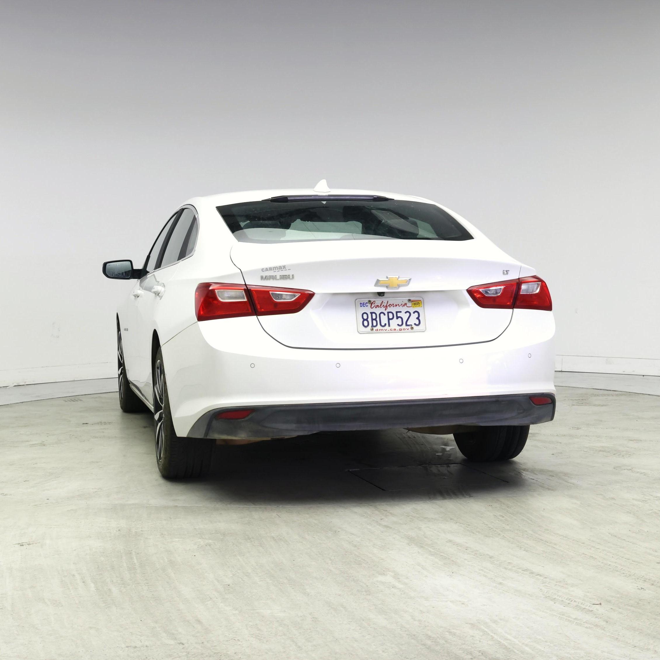 Thumbnail: 2017 Chevrolet Malibu - 6