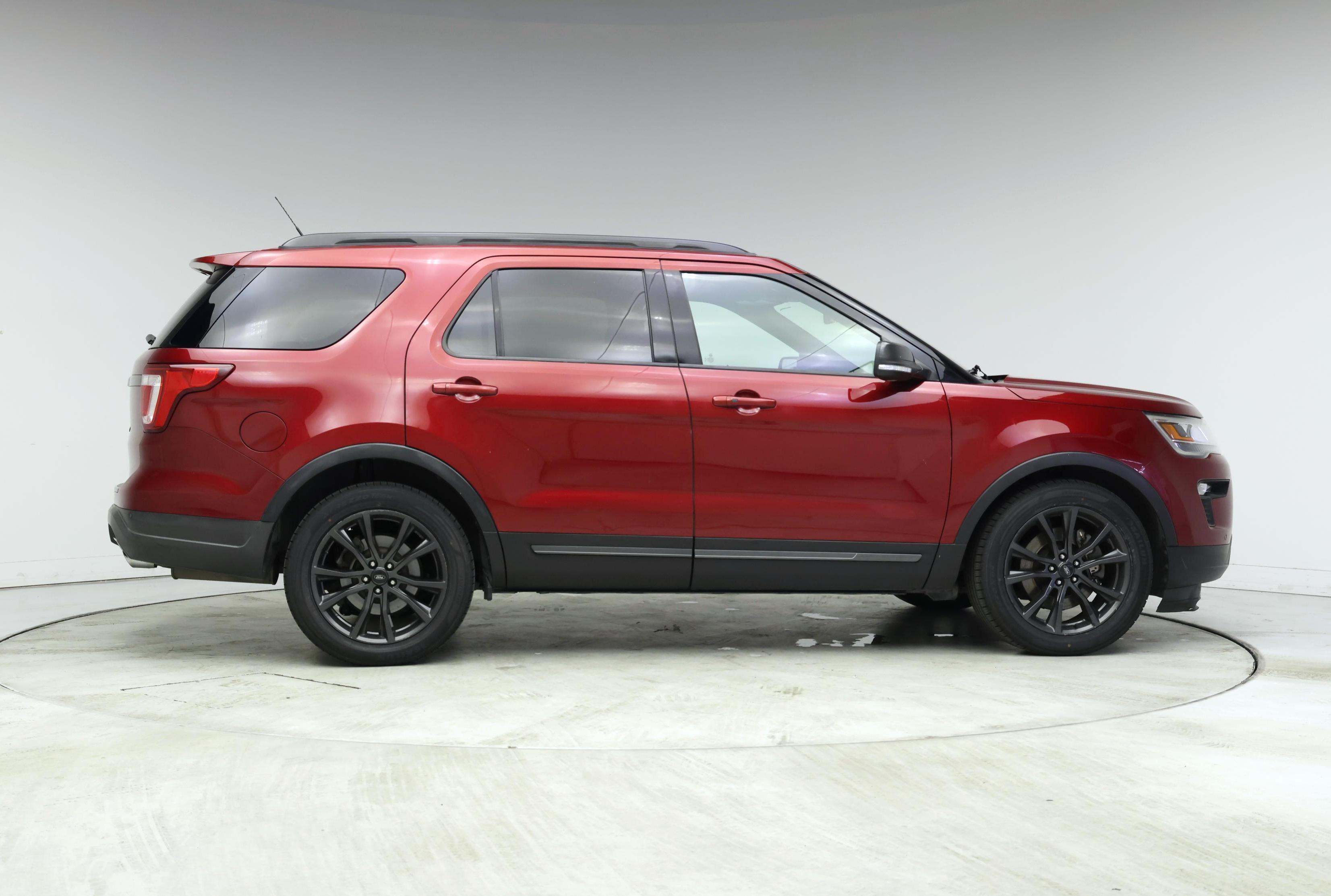 Thumbnail: 2018 Ford Explorer - 7