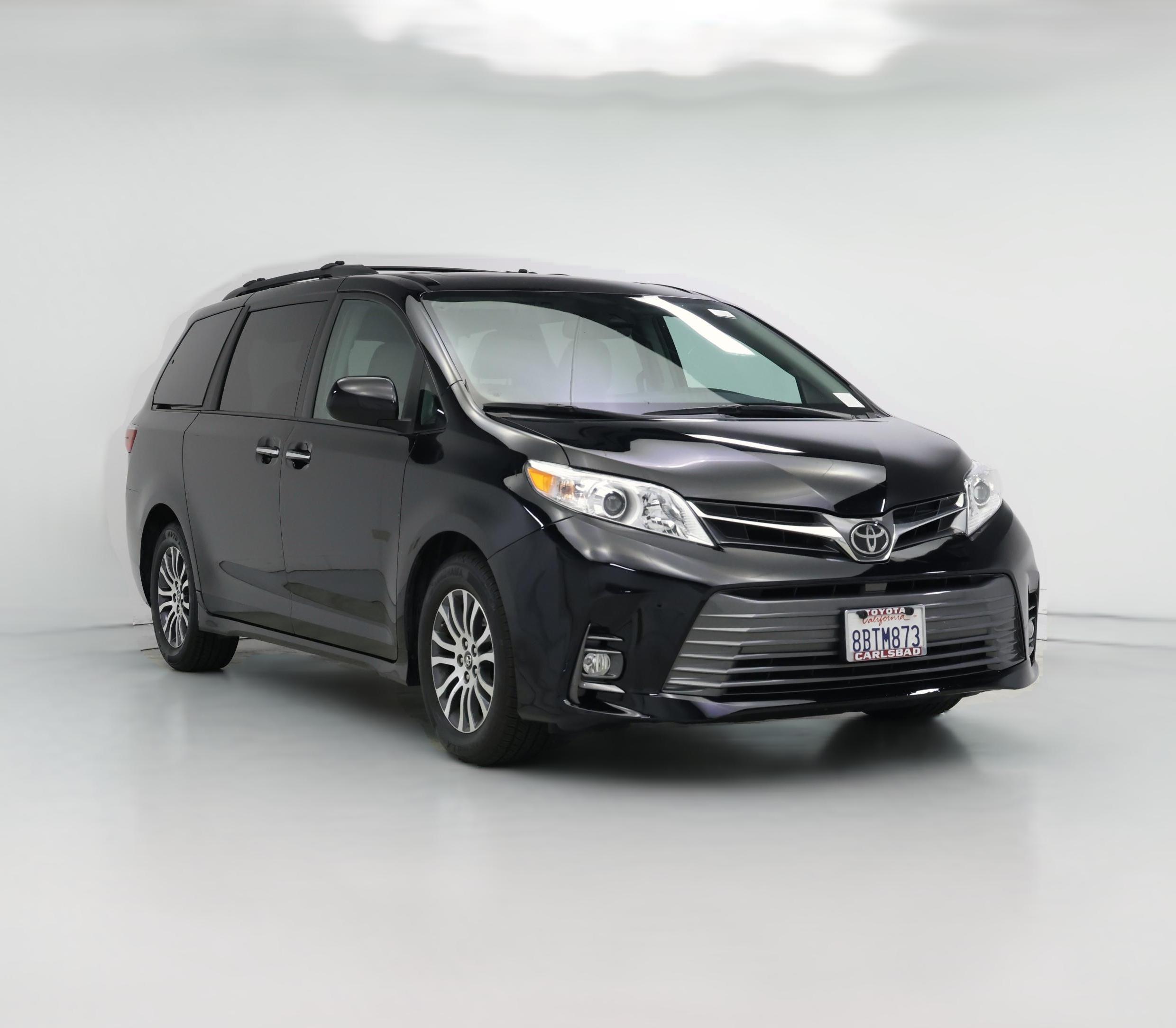 Thumbnail: 2018 Toyota Sienna - 1