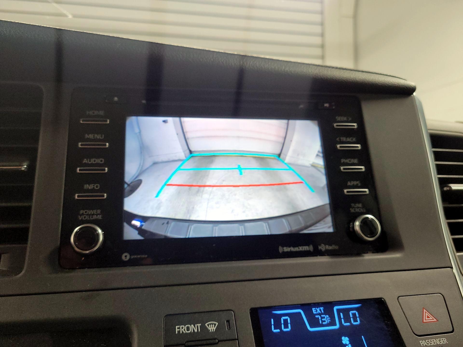 Thumbnail: 2018 Toyota Sienna - 14