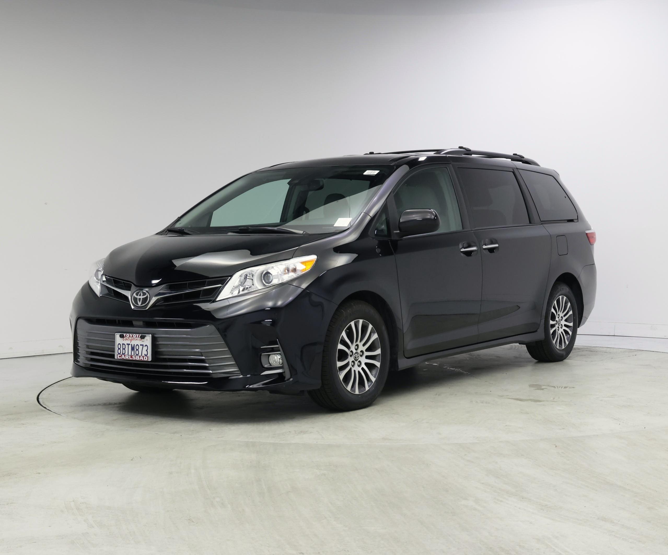Thumbnail: 2018 Toyota Sienna - 4