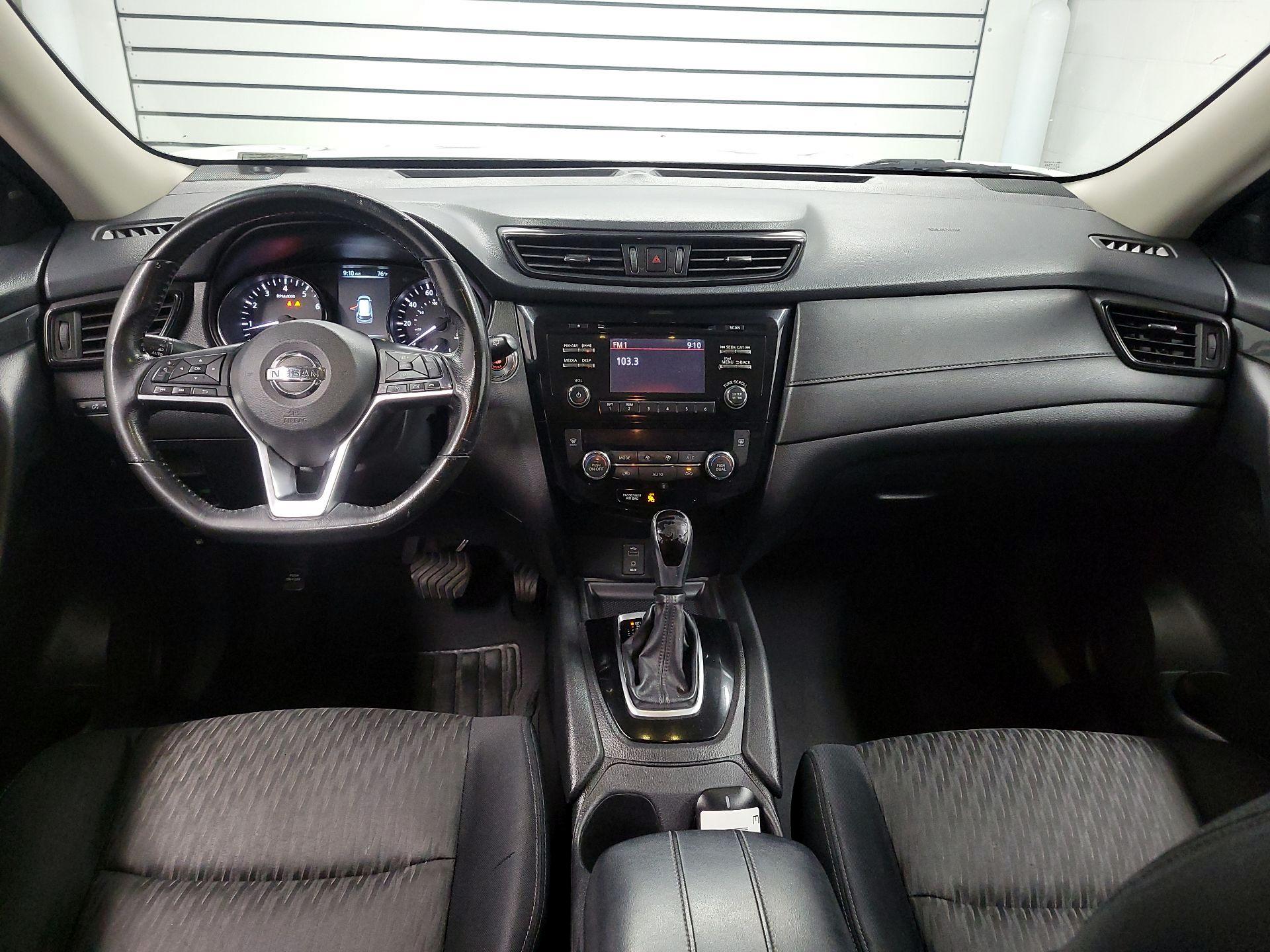 Thumbnail: 2017 Nissan Rogue - 9