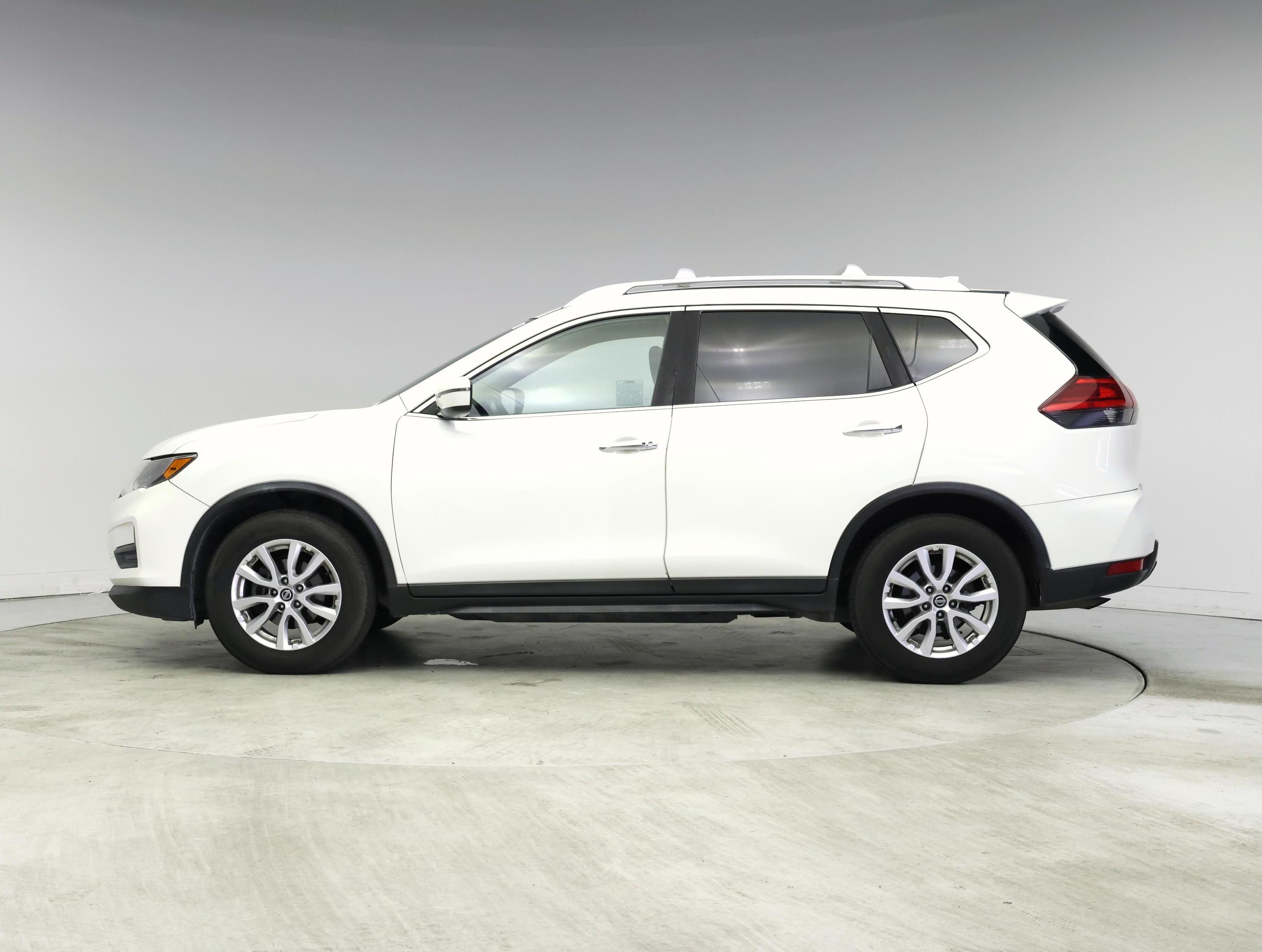Thumbnail: 2017 Nissan Rogue - 3
