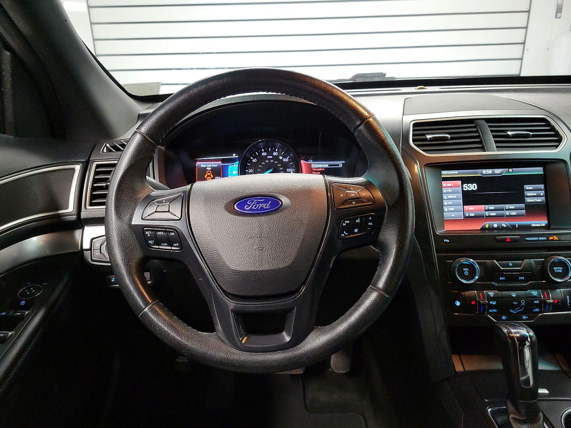 Thumbnail: 2016 Ford Explorer - 10