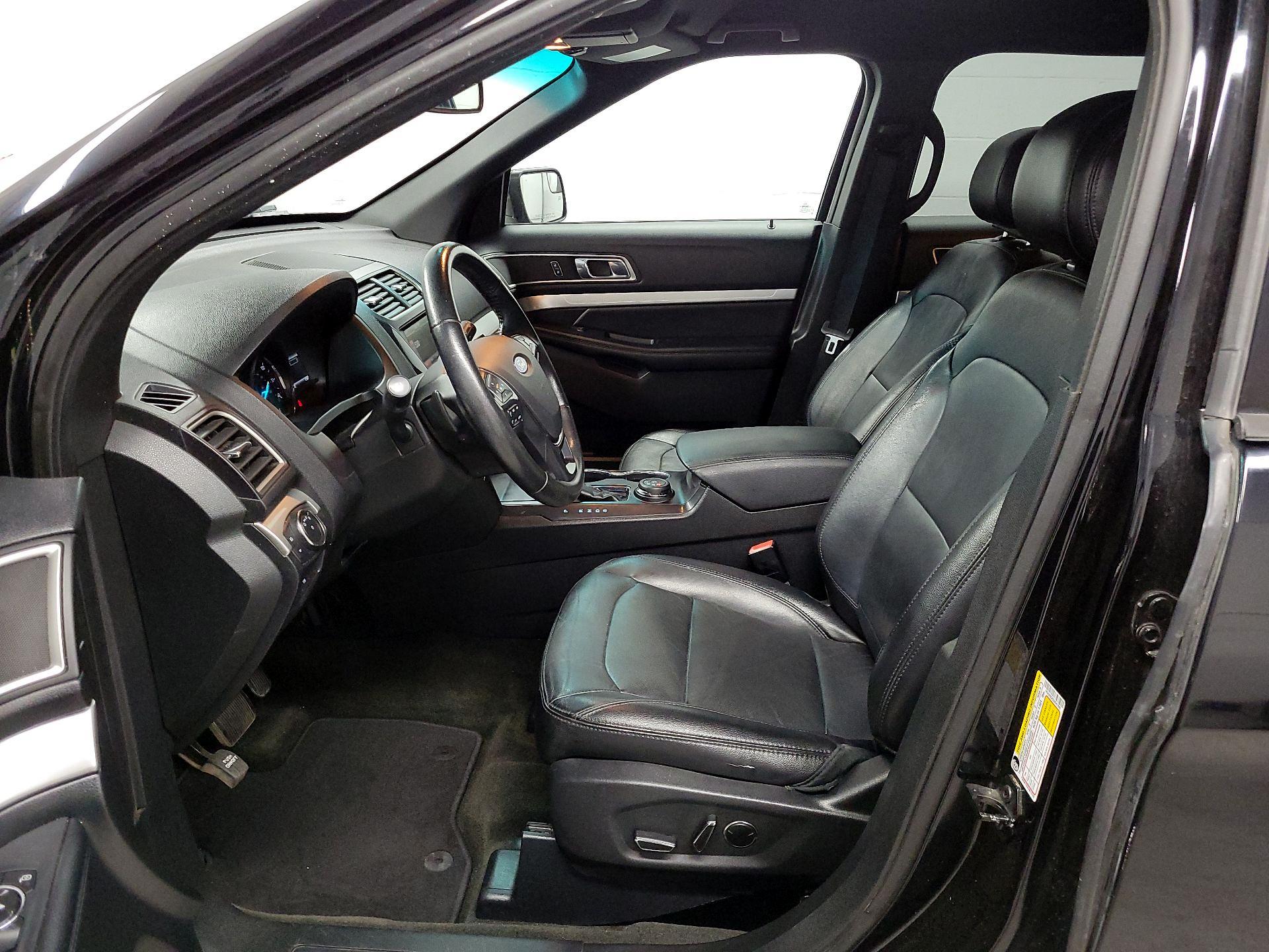 Thumbnail: 2016 Ford Explorer - 11