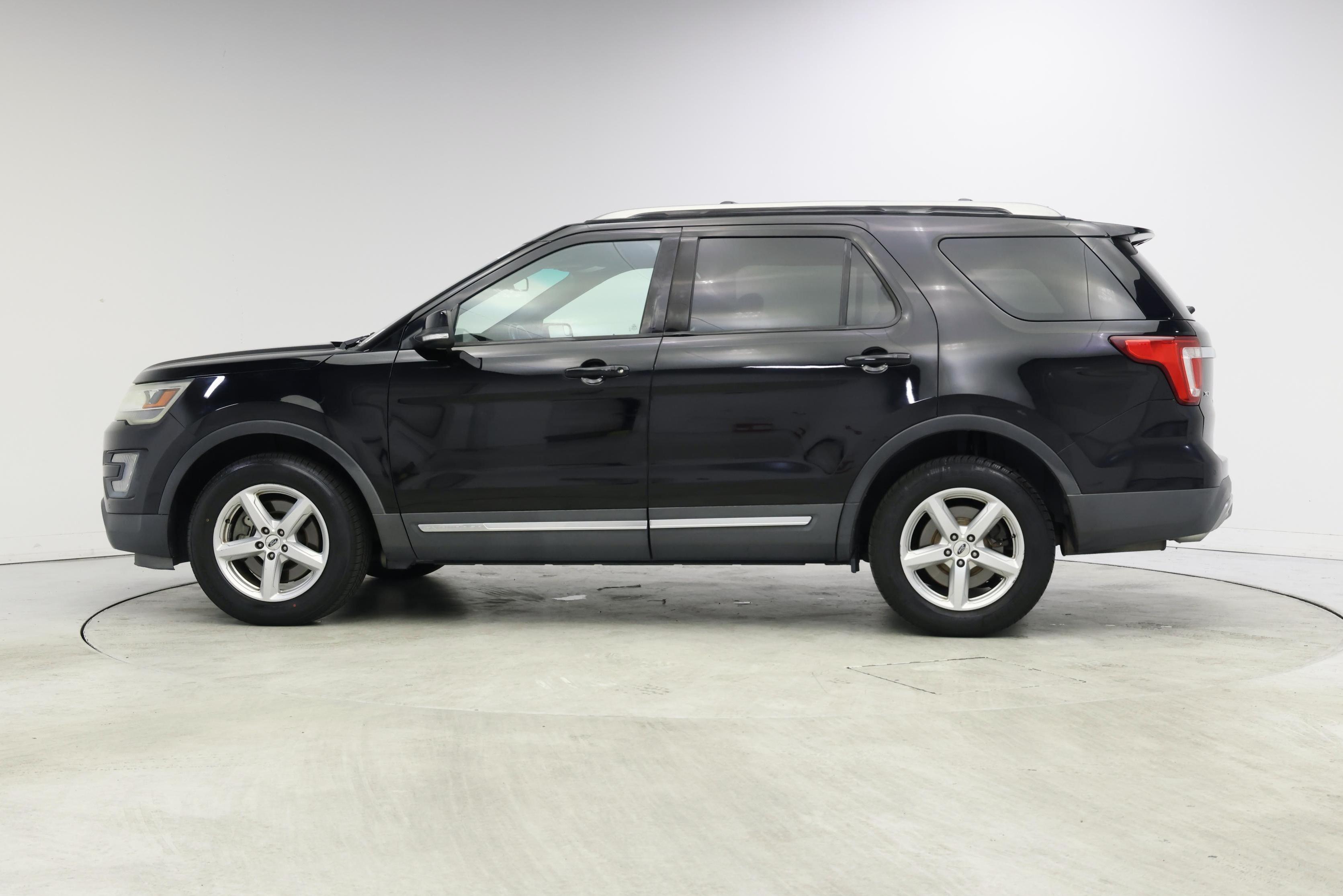 Thumbnail: 2016 Ford Explorer - 3