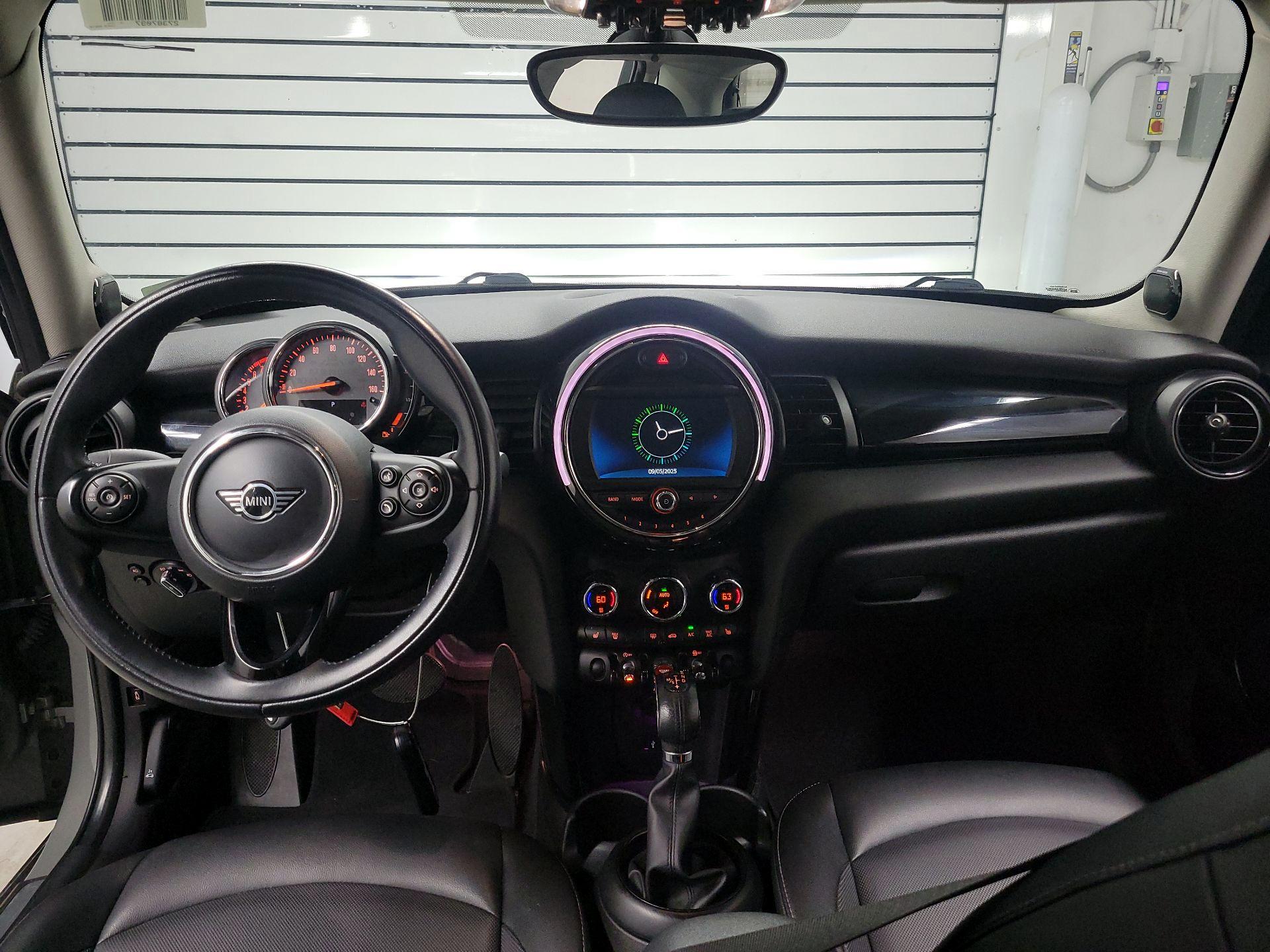 Thumbnail: 2019 MINI Cooper Hardtop - 9