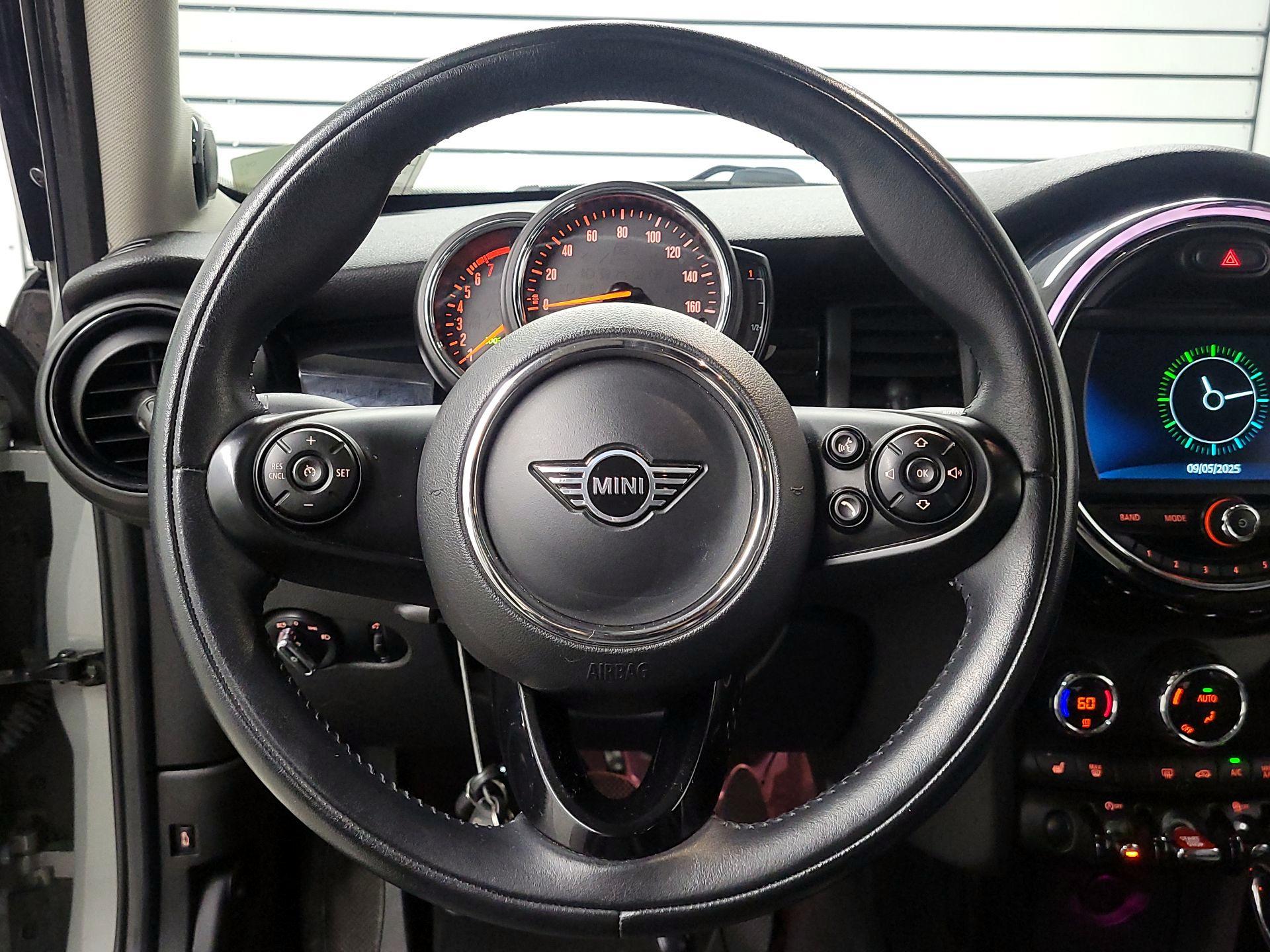 Thumbnail: 2019 MINI Cooper Hardtop - 10