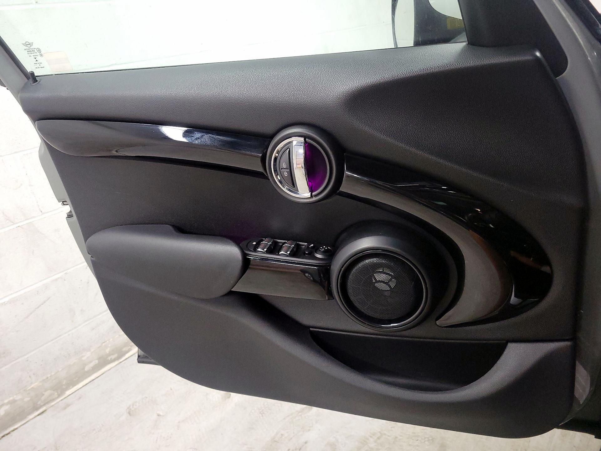 Thumbnail: 2019 MINI Cooper Hardtop - 12
