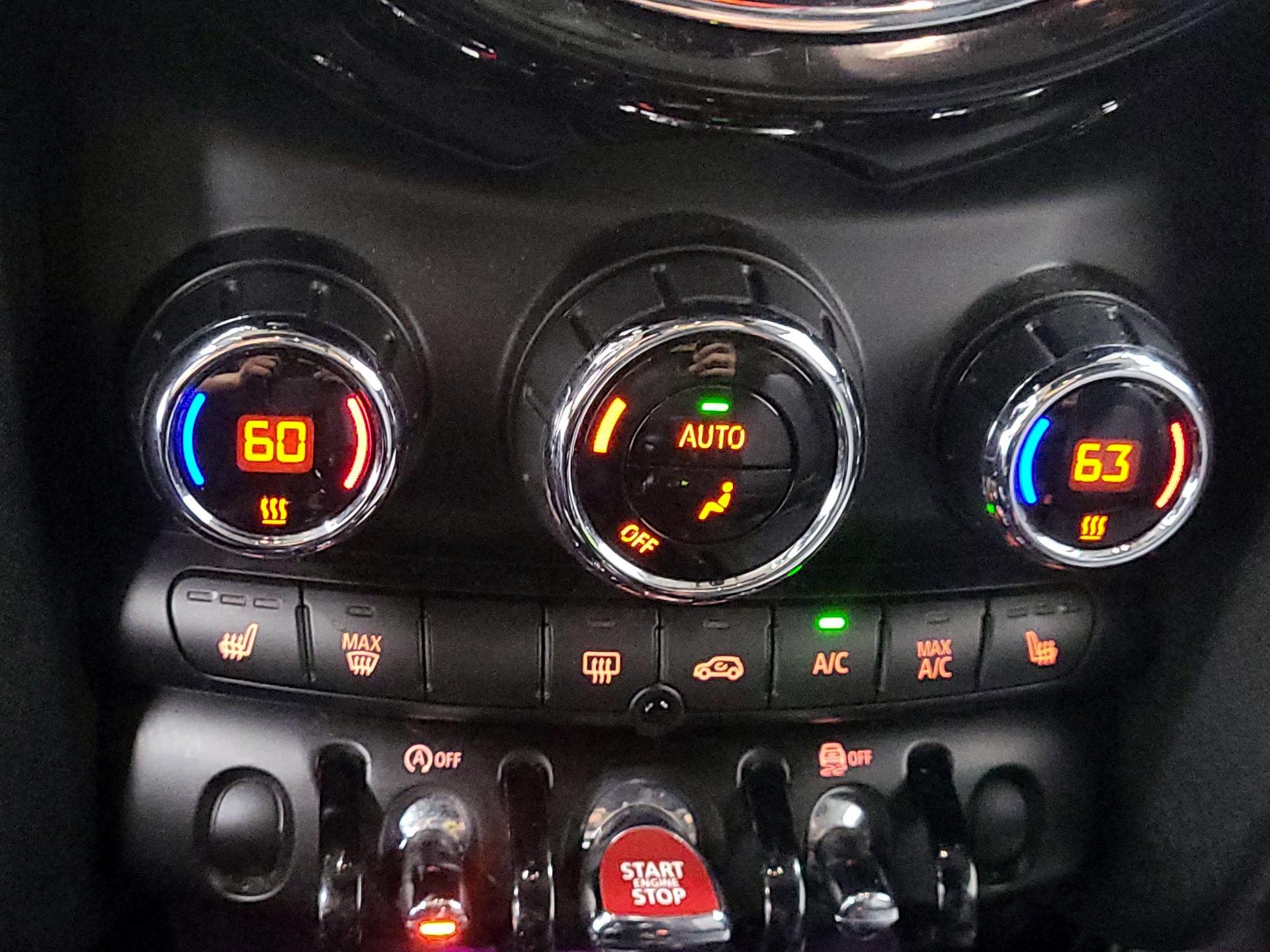 Thumbnail: 2019 MINI Cooper Hardtop - 16