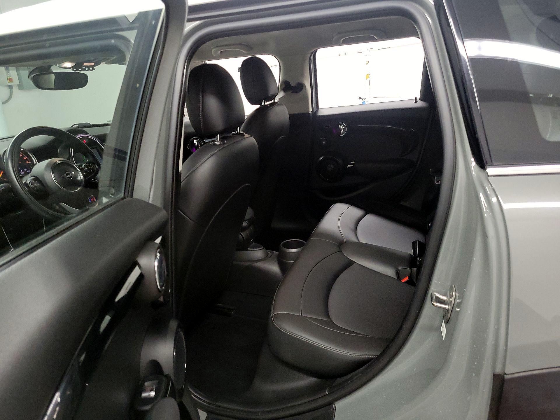 Thumbnail: 2019 MINI Cooper Hardtop - 18