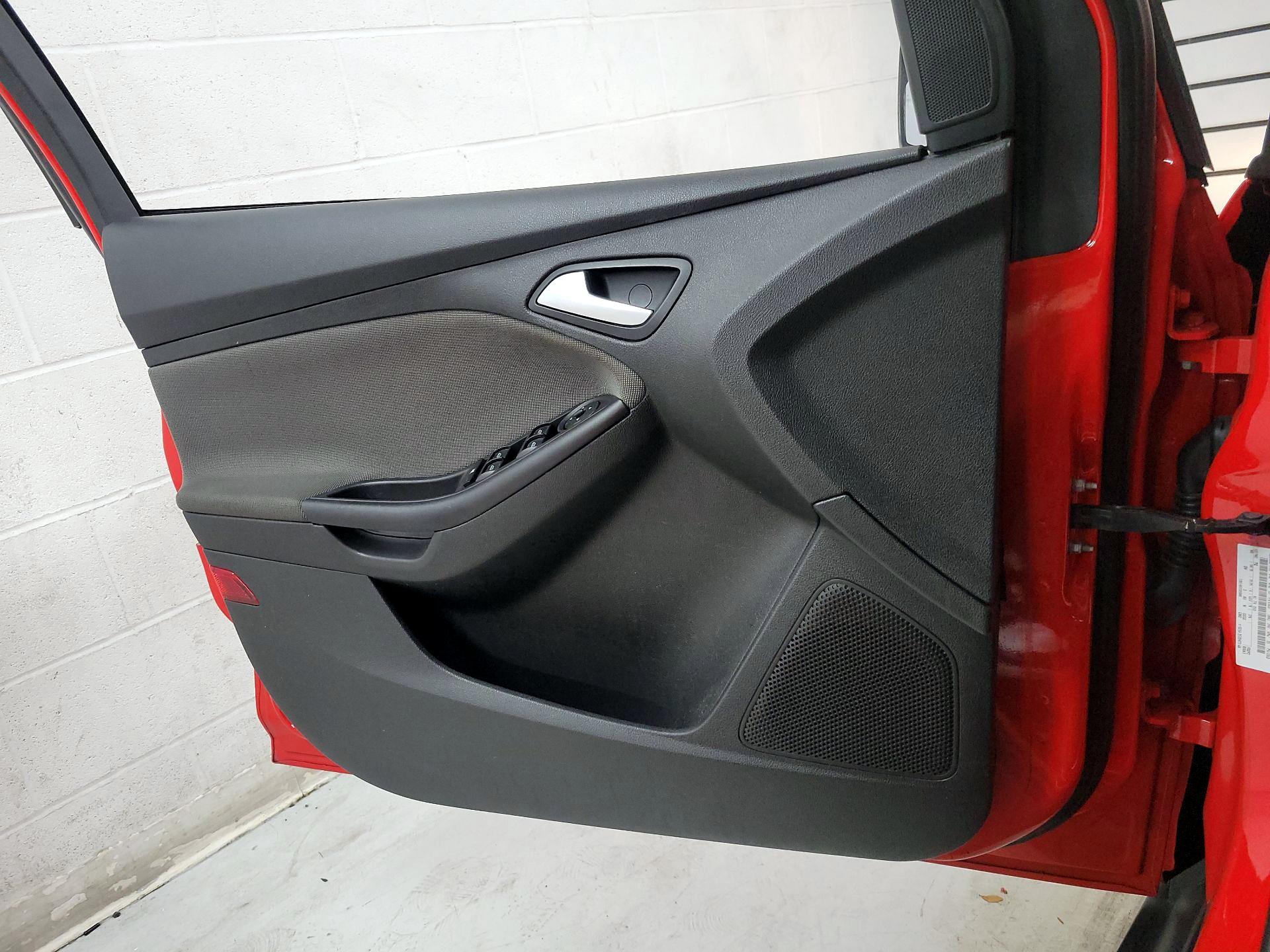 Thumbnail: 2014 Ford Focus - 12