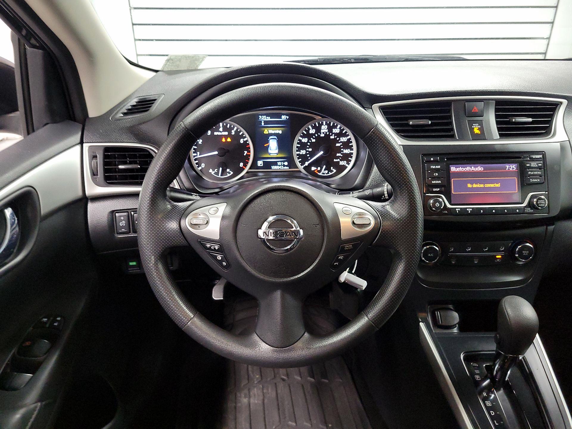 Thumbnail: 2018 Nissan Sentra - 10