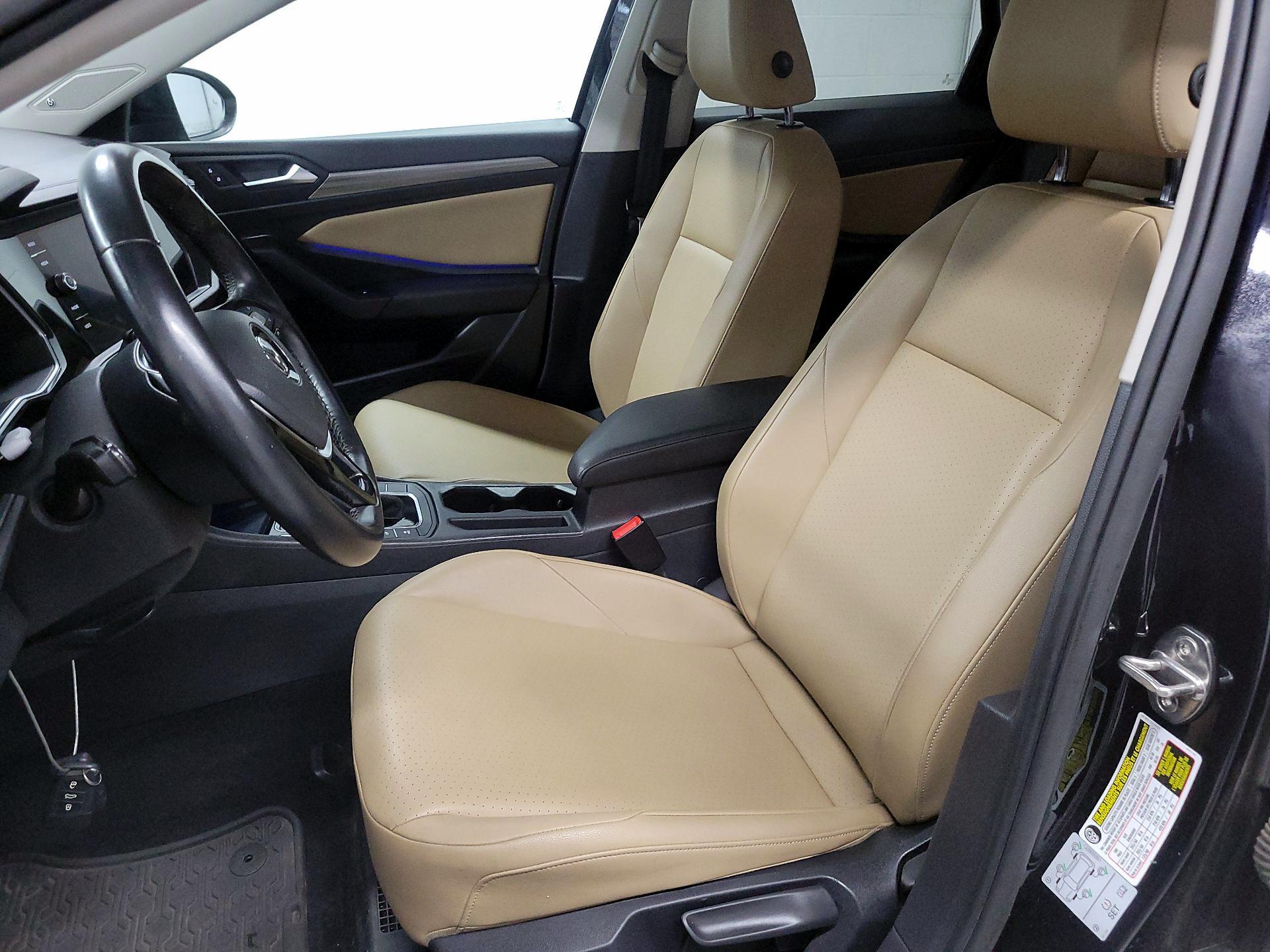Thumbnail: 2019 Volkswagen Jetta - 11