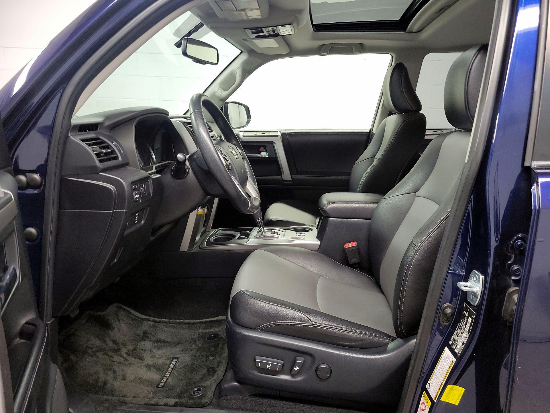 Thumbnail: 2016 Toyota 4Runner - 11
