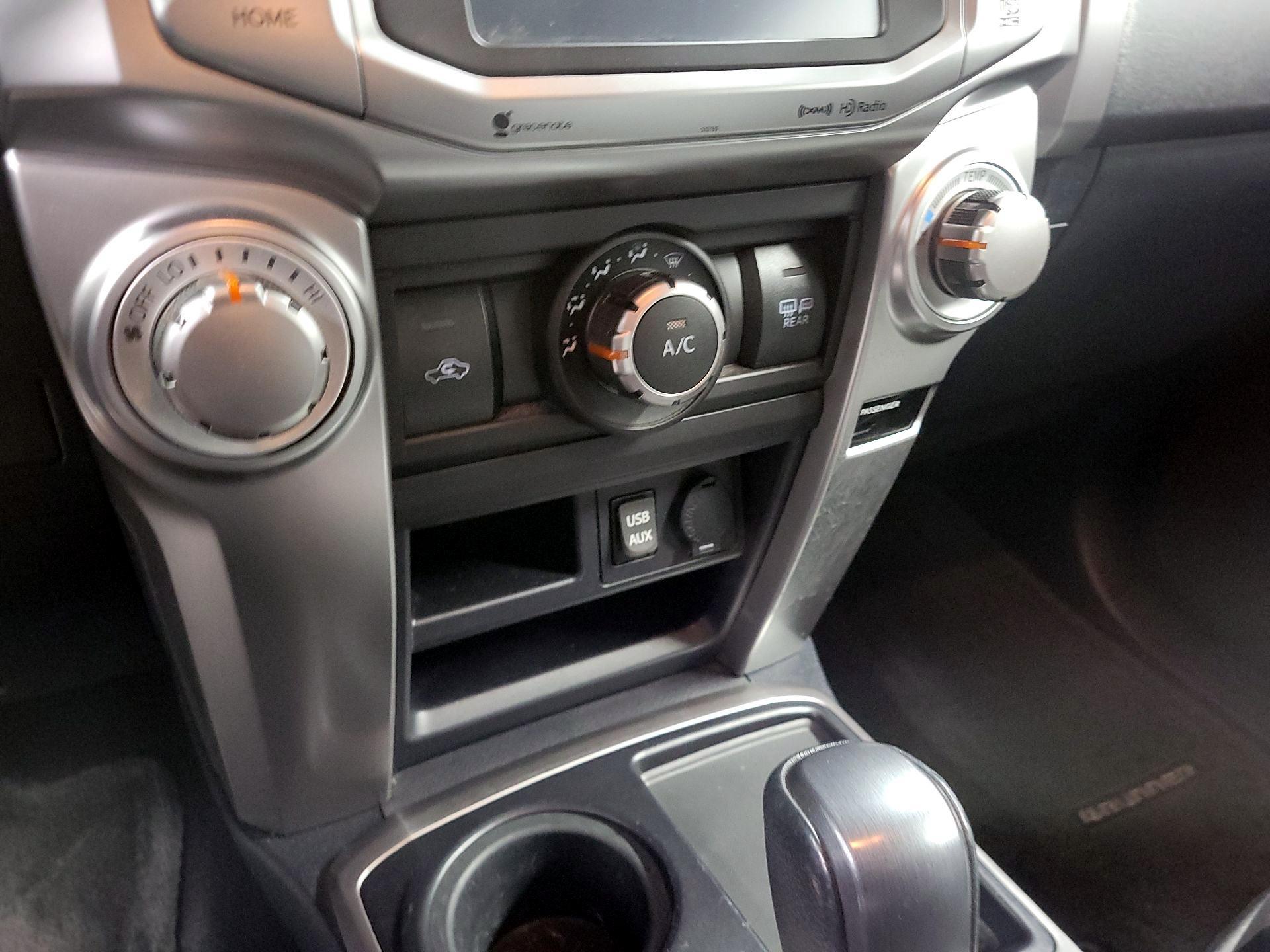 Thumbnail: 2016 Toyota 4Runner - 16
