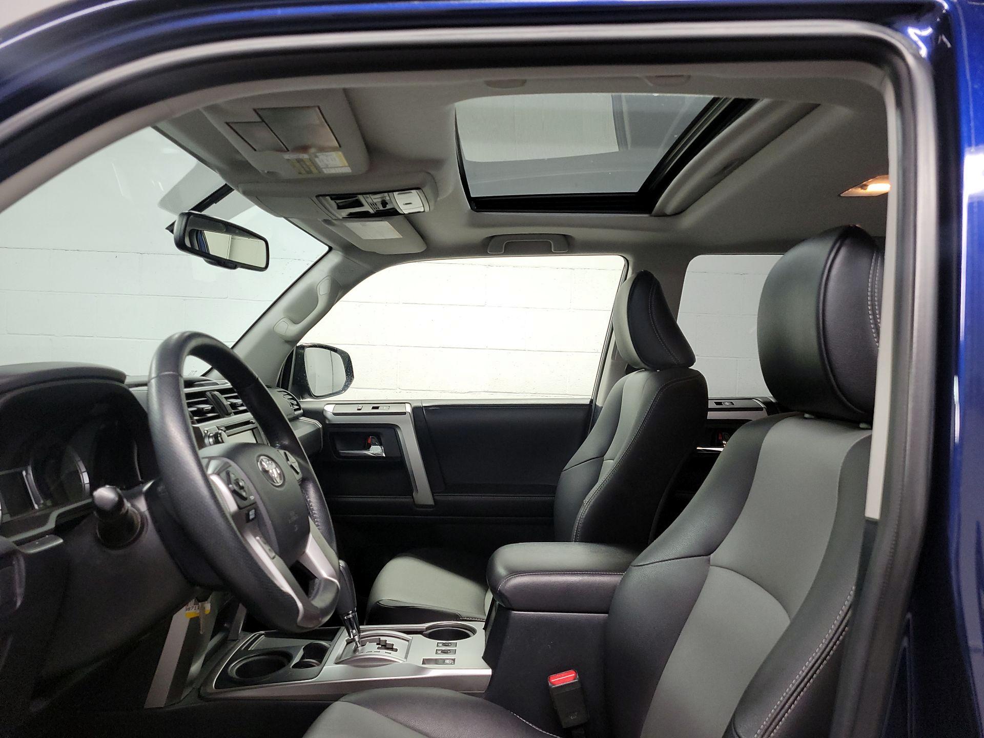 Thumbnail: 2016 Toyota 4Runner - 18