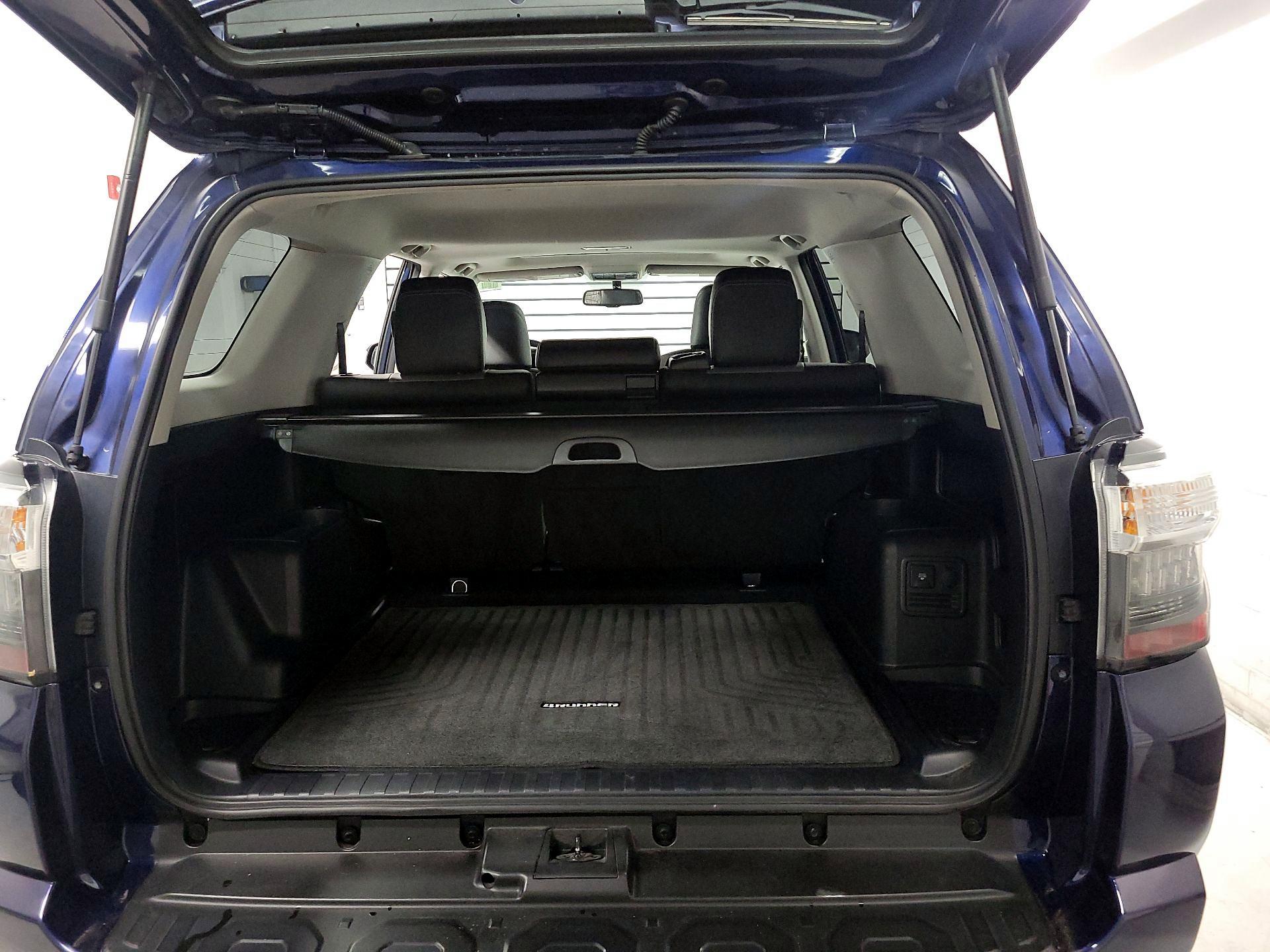 Thumbnail: 2016 Toyota 4Runner - 20