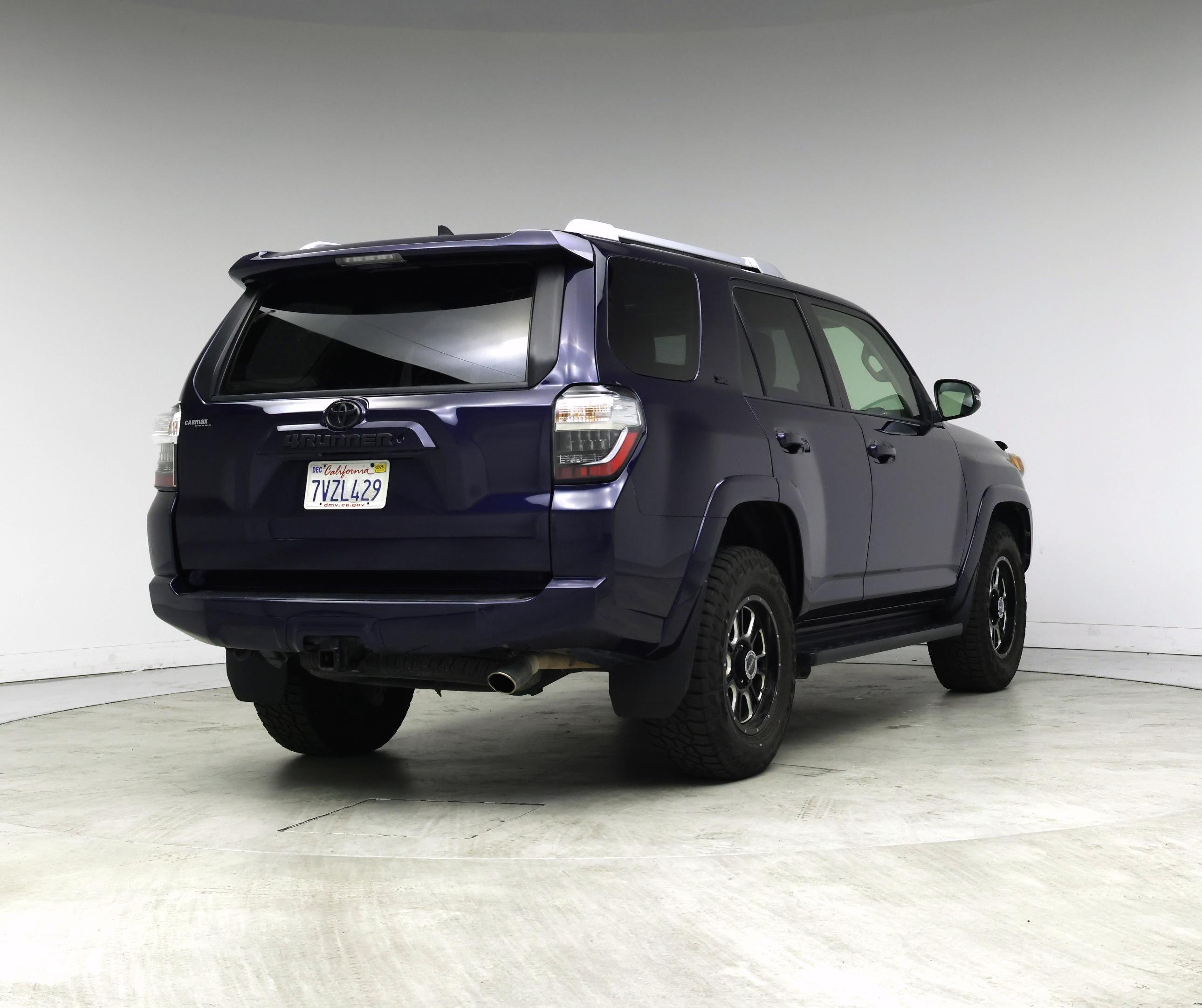 Thumbnail: 2016 Toyota 4Runner - 8