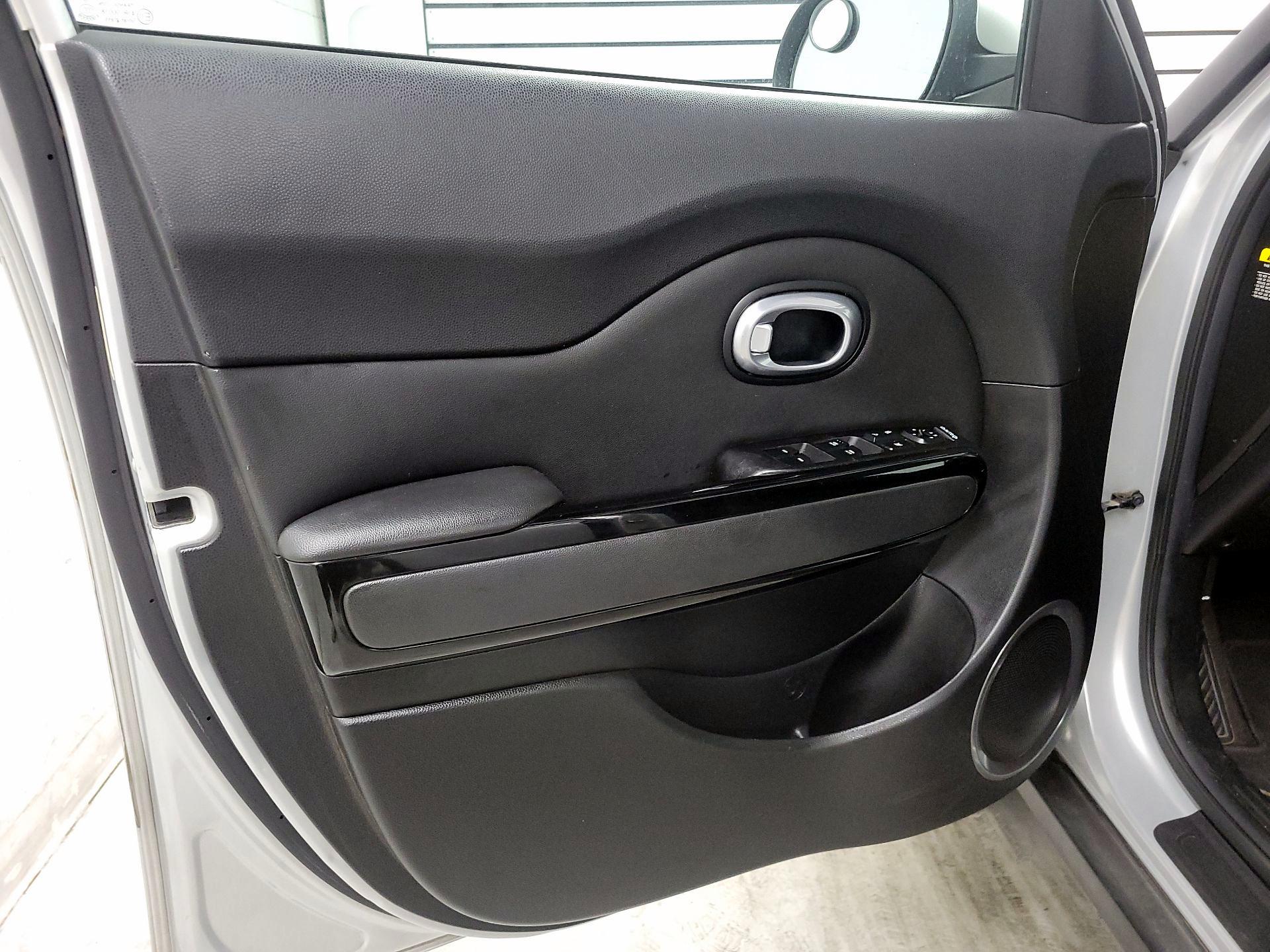 Thumbnail: 2014 Kia Soul - 12