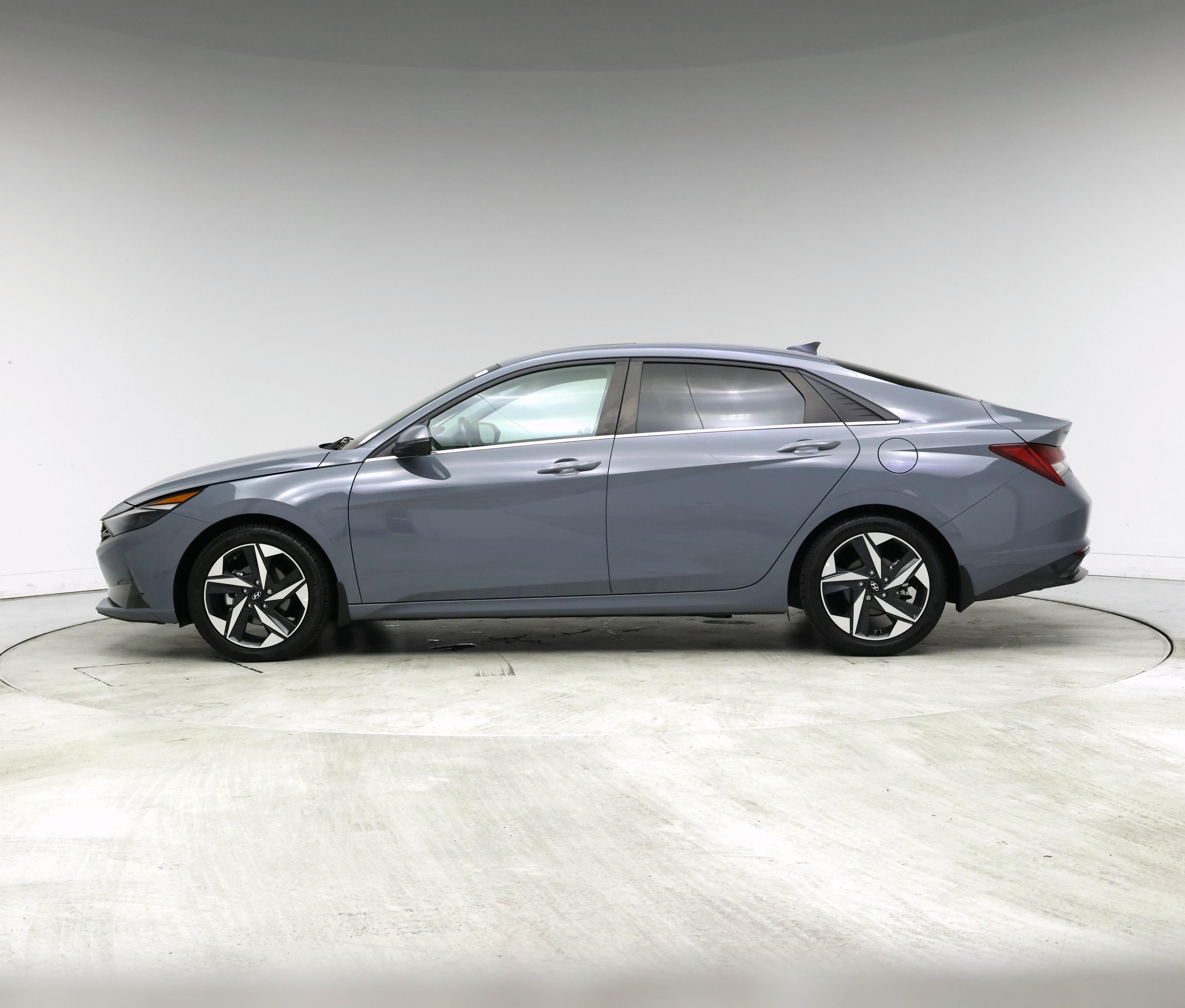 Thumbnail: 2023 Hyundai Elantra - 3