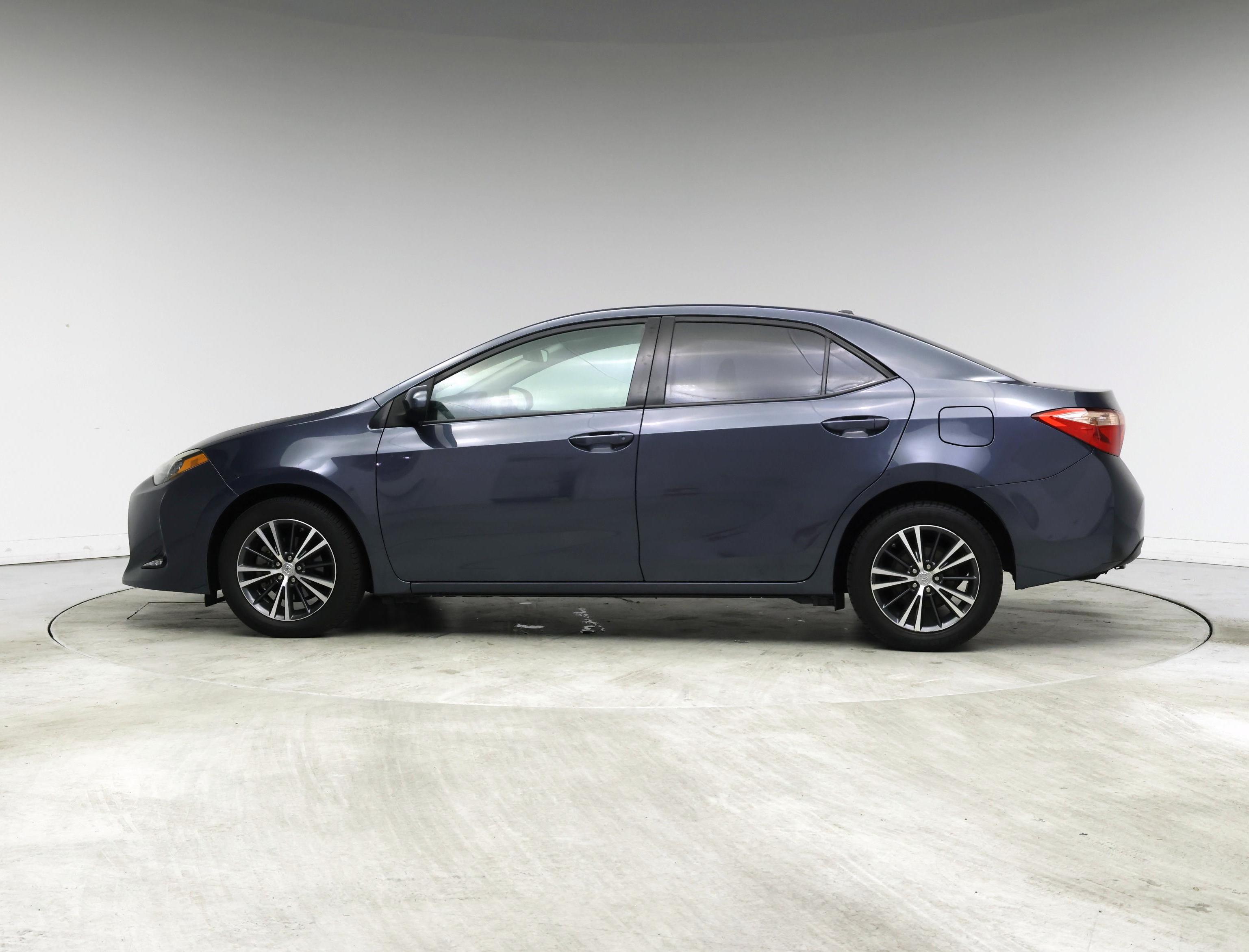 Thumbnail: 2017 Toyota Corolla - 3